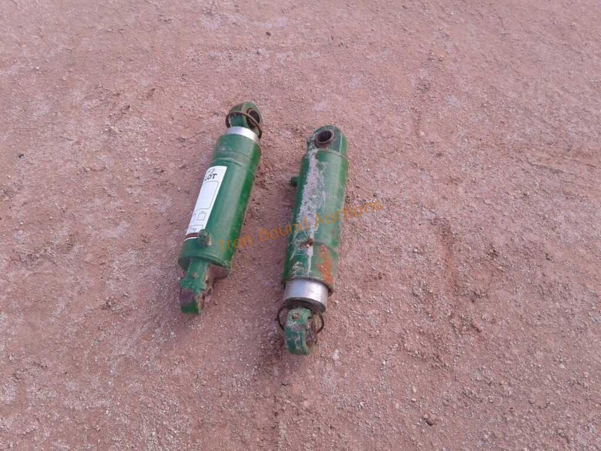 2 John Deere Cylinders