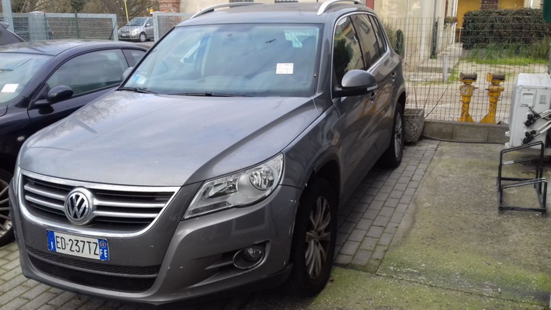 N. 1 (ES. N° 1317/16 IVG N° 5.302) AUTOVETTURA VOLKSWAGEN TIGUAN TG. ED 237 TZ