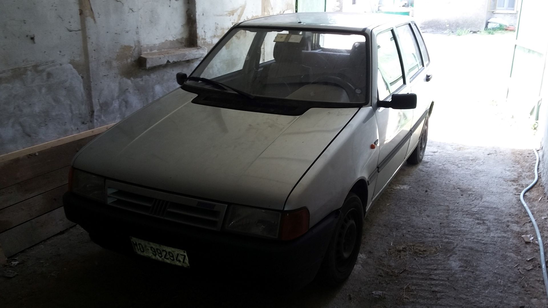 N. 4 (ES. N° 492/17 IVG N° 5.372) AUTOVETTURA FIAT UNO TG. MO 992947, ANNO IMM.1993, COLOR GRIGIO - Image 2 of 2