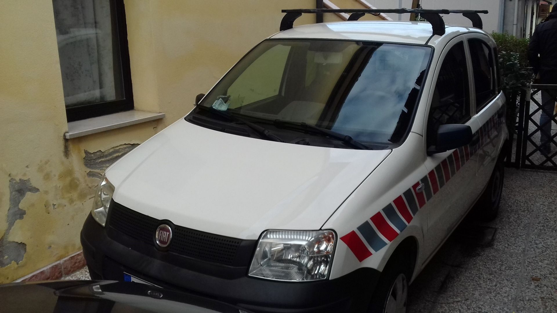 N. 4 (687 FALLIMENTO) AUTOVETTURA FIAT PANDA TARGATA DT678EN ANNO 2008 A BENZINA E METANO