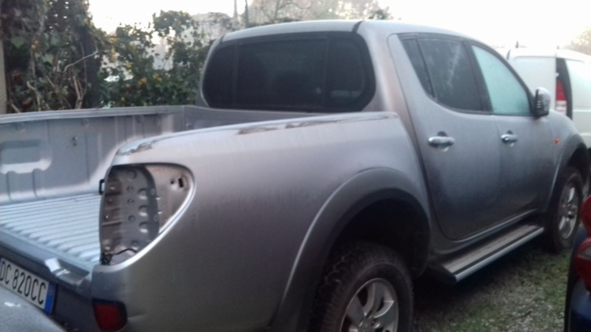 N. 1 (ES. N° 507/16 IVG N° 5.210) AUTOCARRO MITSUBISHI L200 TG. DC 820 CC, ANNO IMM.2006, GASOLIO,