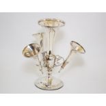 Epergne in argento a quattro toulipe cm. h 27. Bolli Birmingham 1911