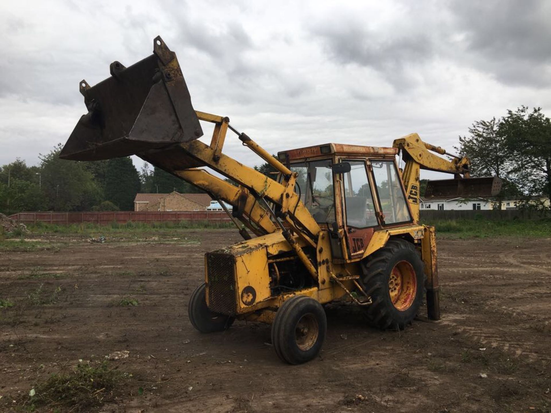 JCB DIGGER - Image 4 of 17