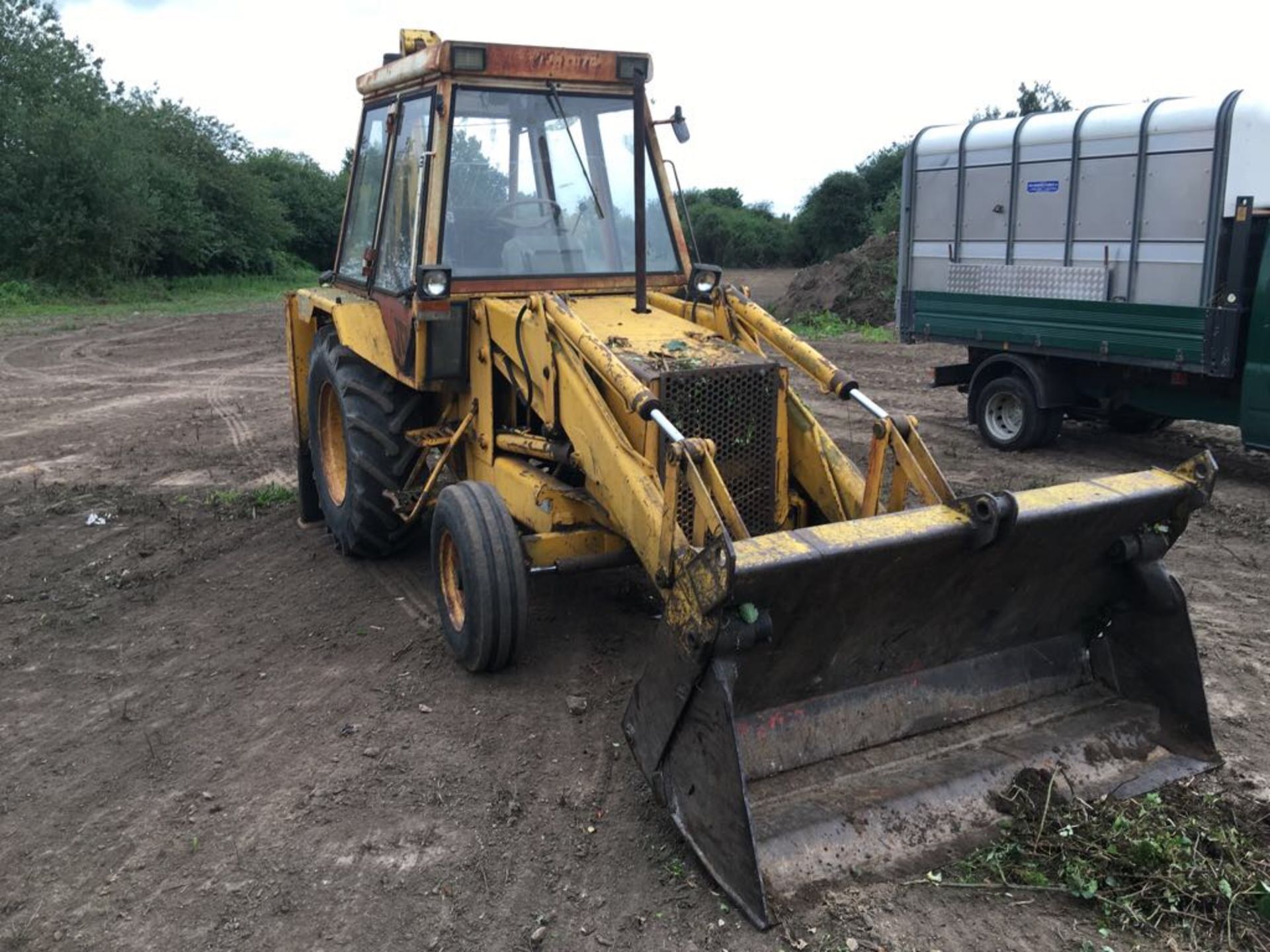 JCB DIGGER - Image 10 of 17