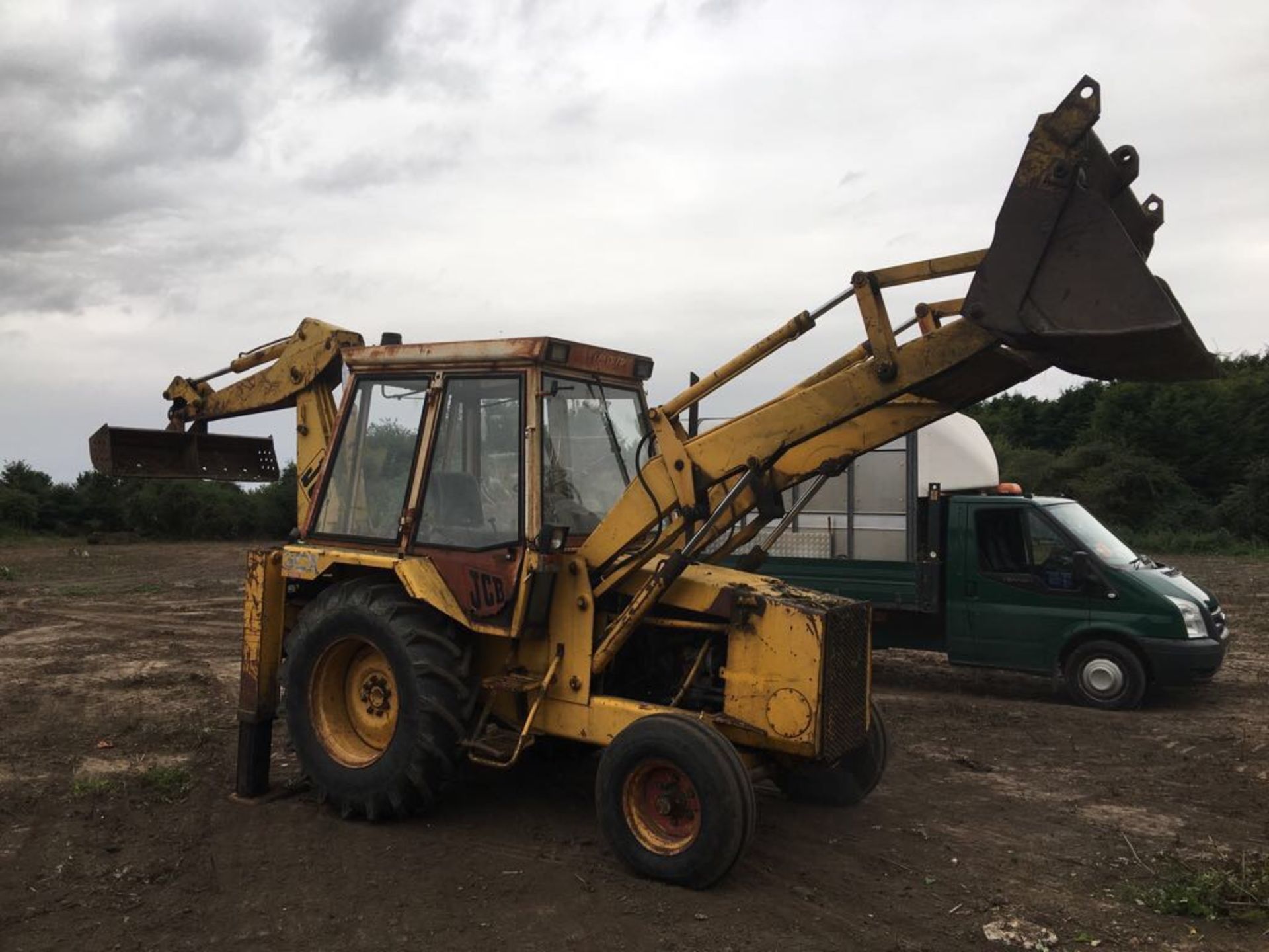 JCB DIGGER - Image 5 of 17