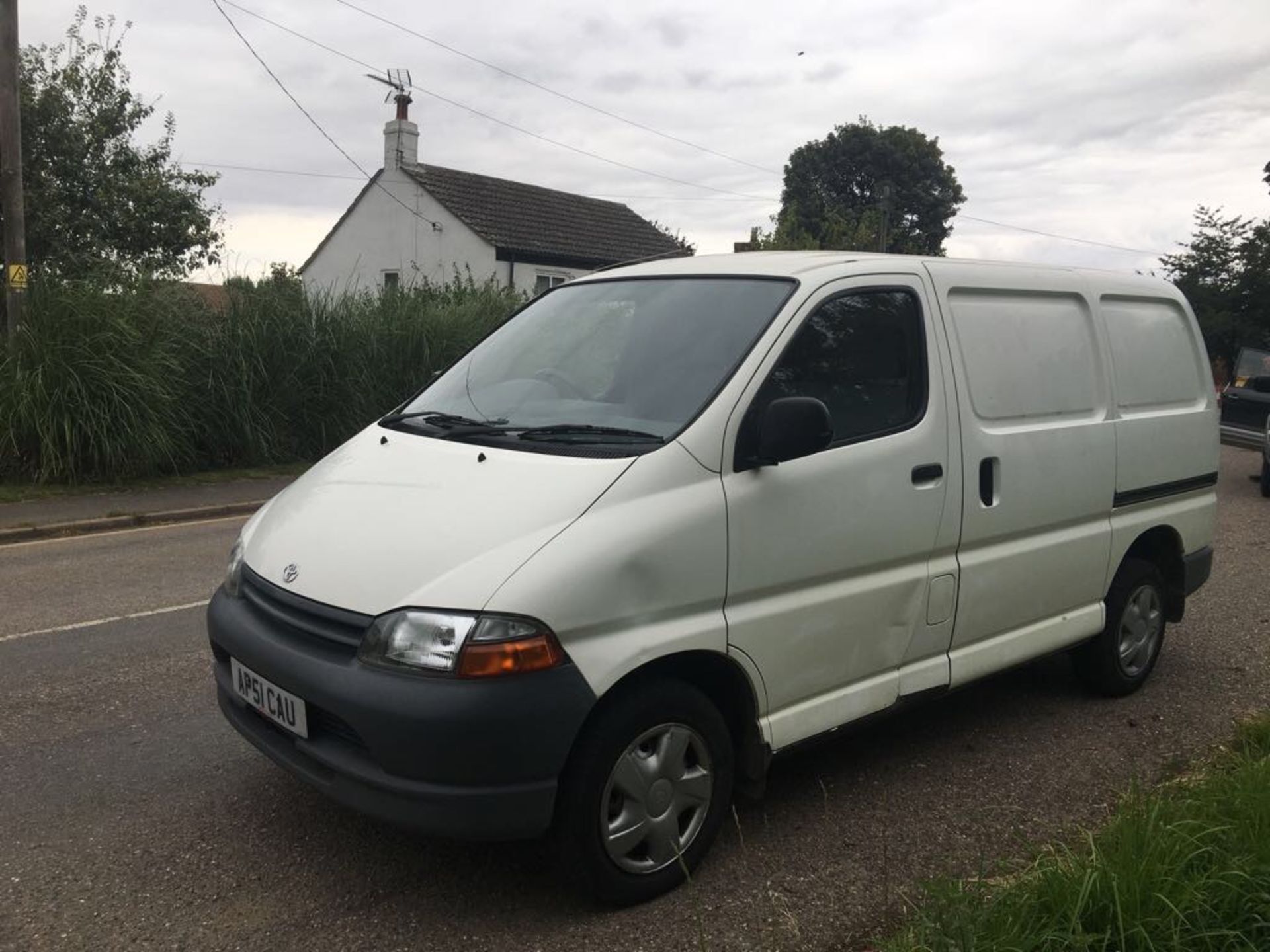 2001 TOYOTA HIACE POWERVAN GS - Image 3 of 19