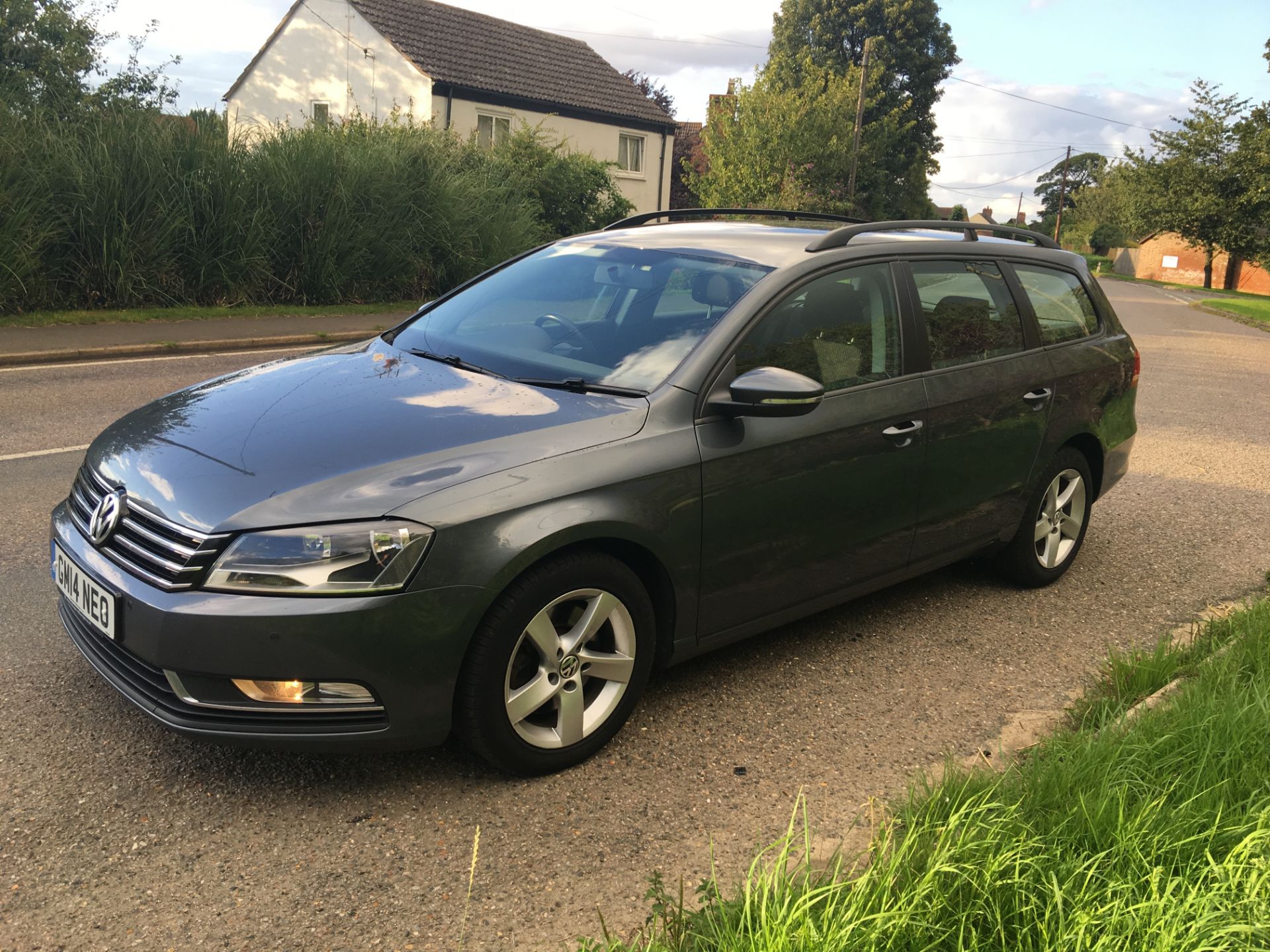 2014 VOLKSWAGEN PASSAT S BLUEMOTION TECH TDI SA AUTO ESTATE - Image 4 of 27