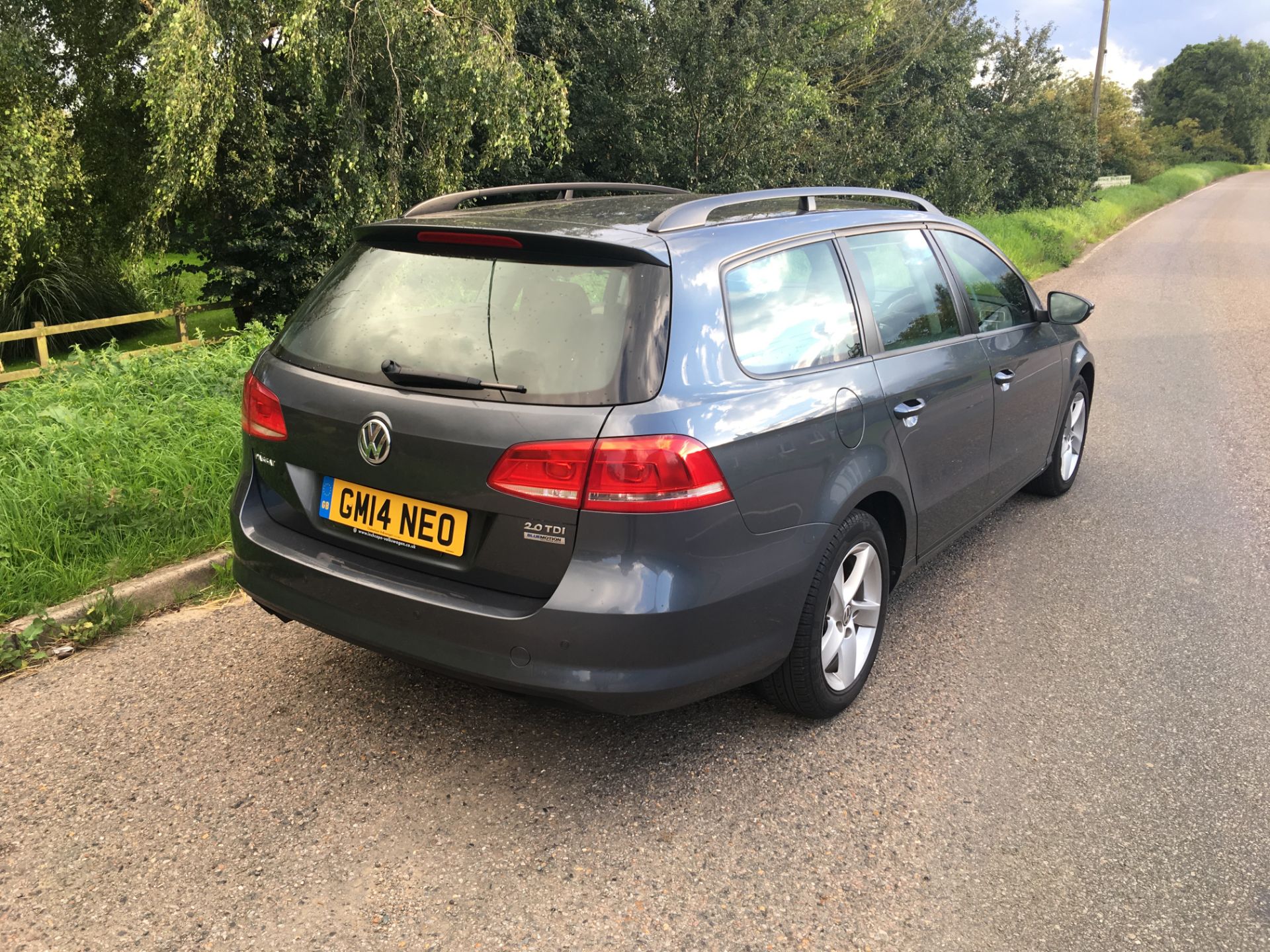 2014 VOLKSWAGEN PASSAT S BLUEMOTION TECH TDI SA AUTO ESTATE ON SALE - Image 6 of 27