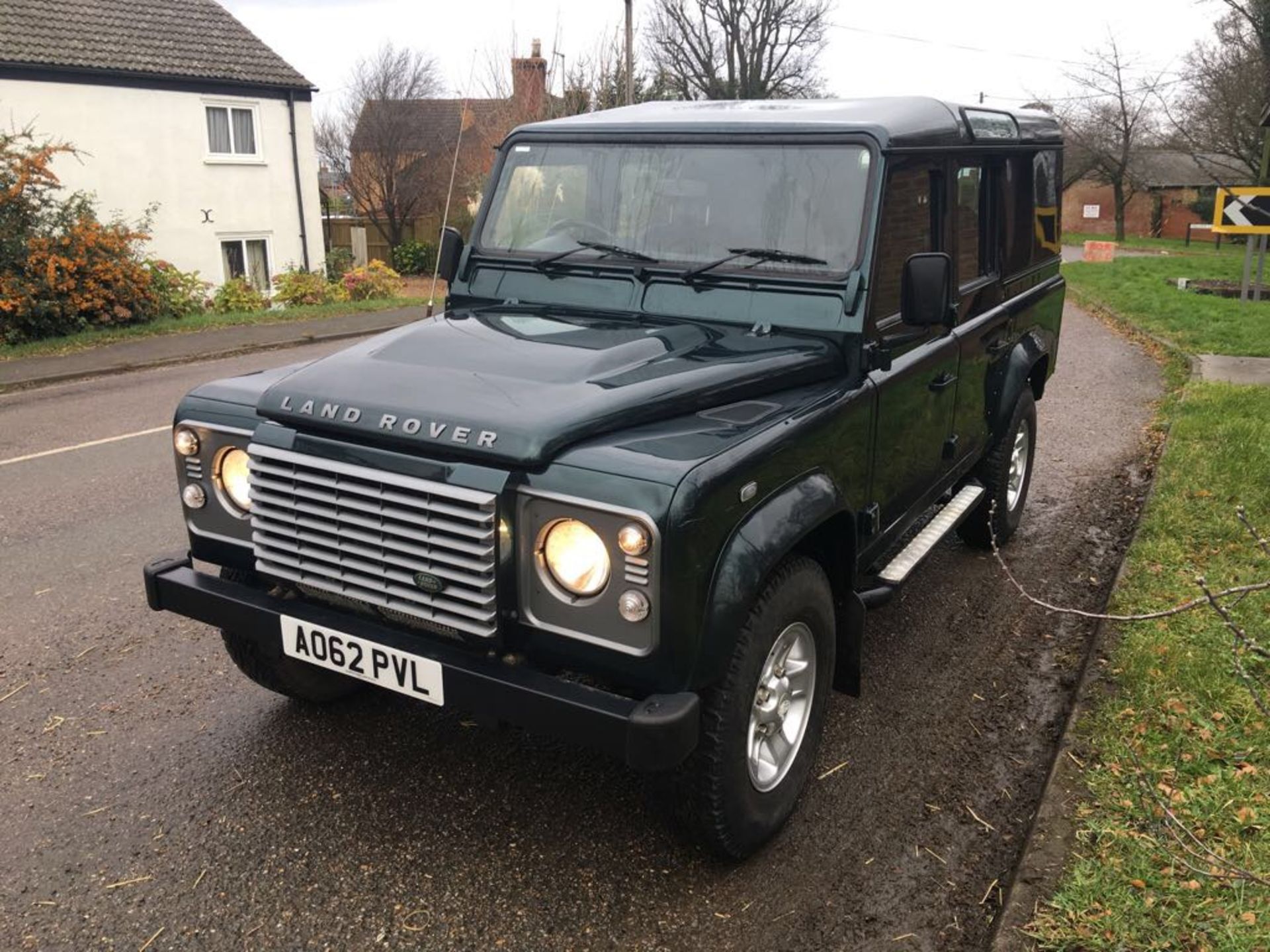 2012 LAND ROVER DEFENDER XS DOUBLE CAB 110 **ONE OWNER FROM NEW** - Image 3 of 17