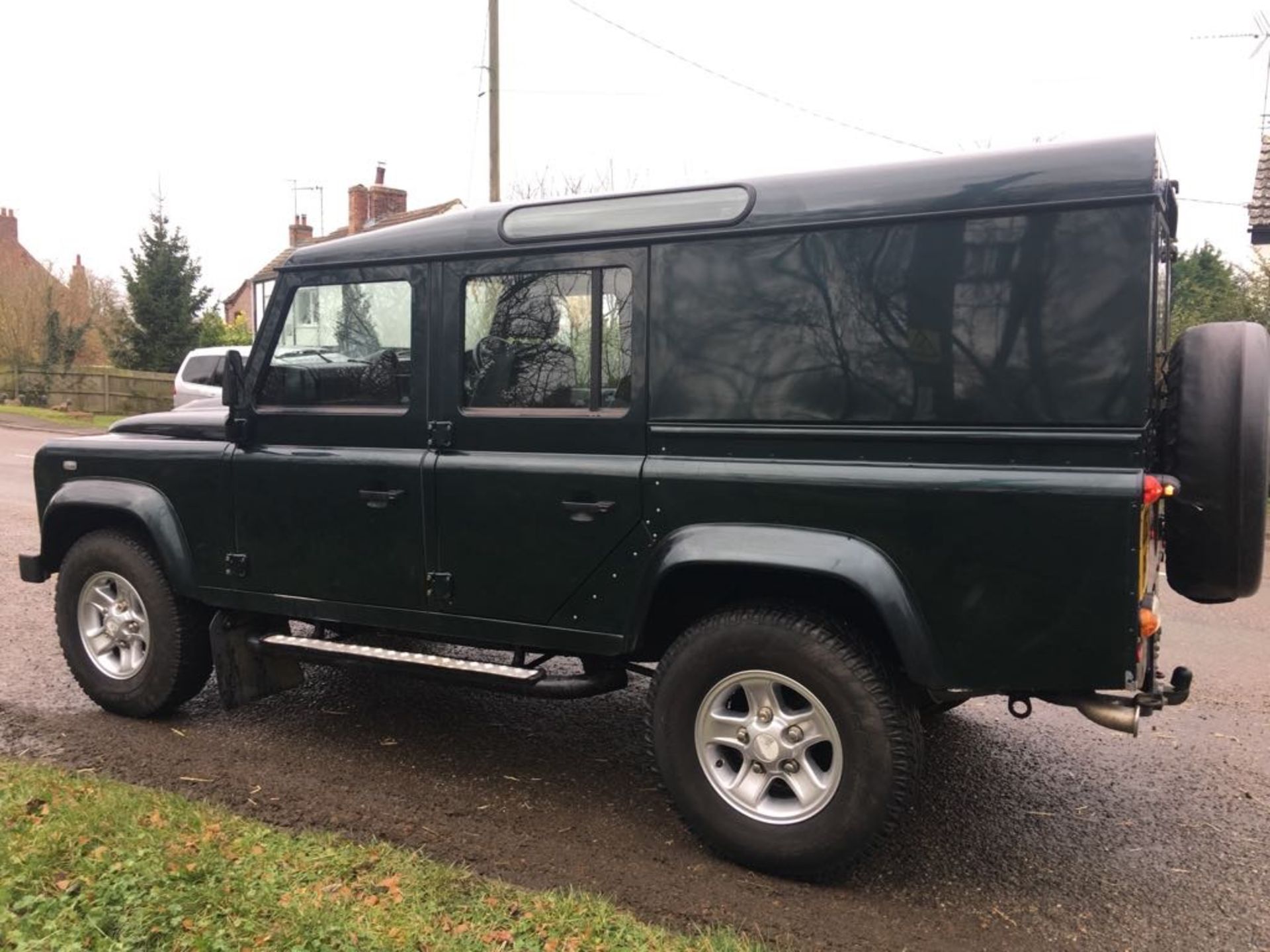 2012 LAND ROVER DEFENDER XS DOUBLE CAB 110 **ONE OWNER FROM NEW** - Image 4 of 17