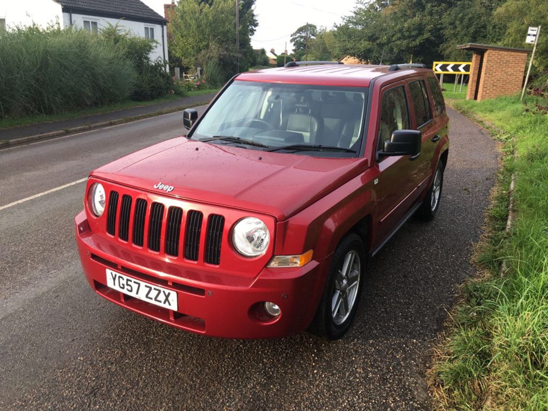 2007 JEEP PATRIOT LIMITED CRD **LOW MILEAGE** - Image 2 of 18