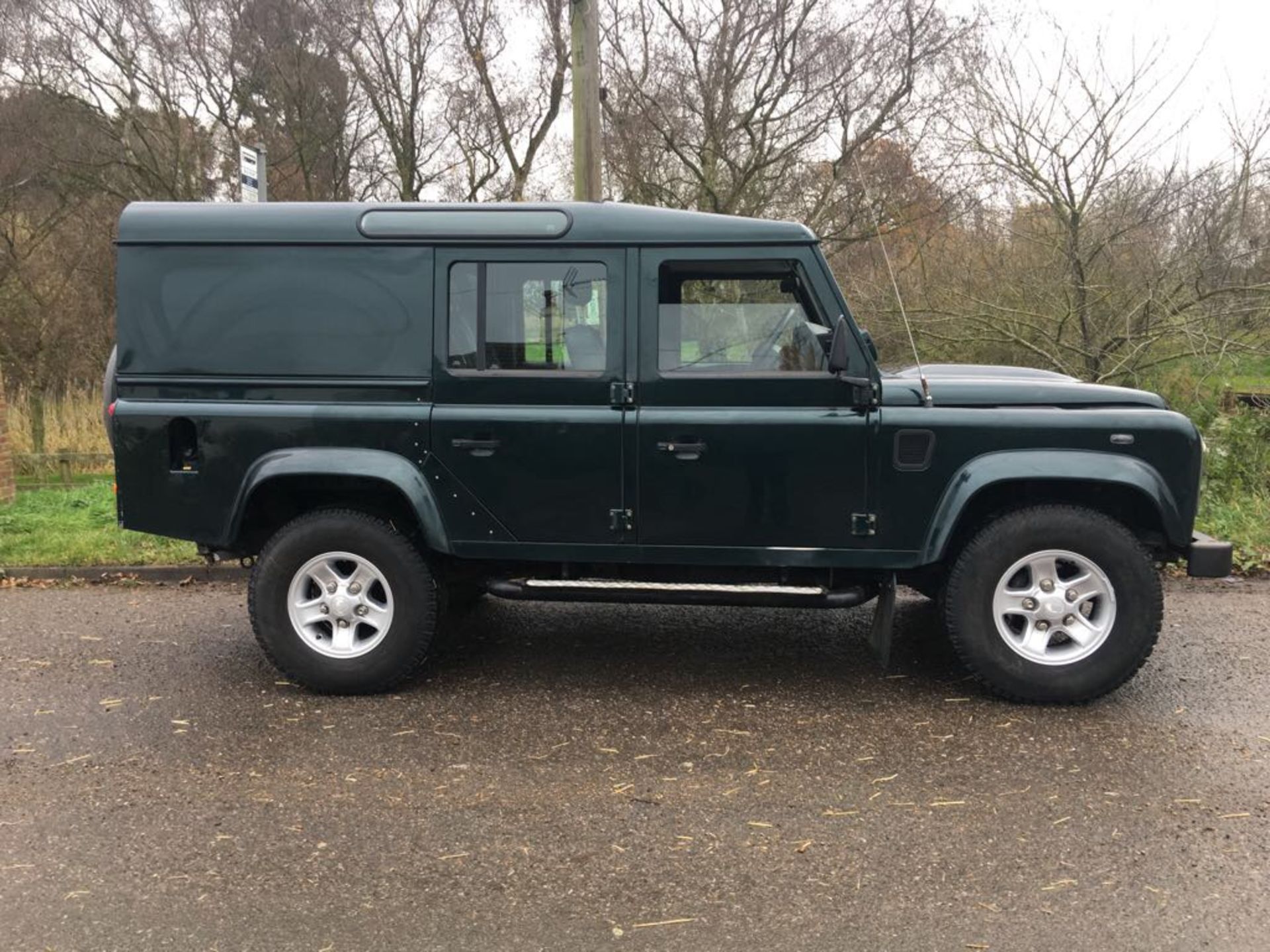 2012 LAND ROVER DEFENDER XS DOUBLE CAB 110 **ONE OWNER FROM NEW** - Image 7 of 17