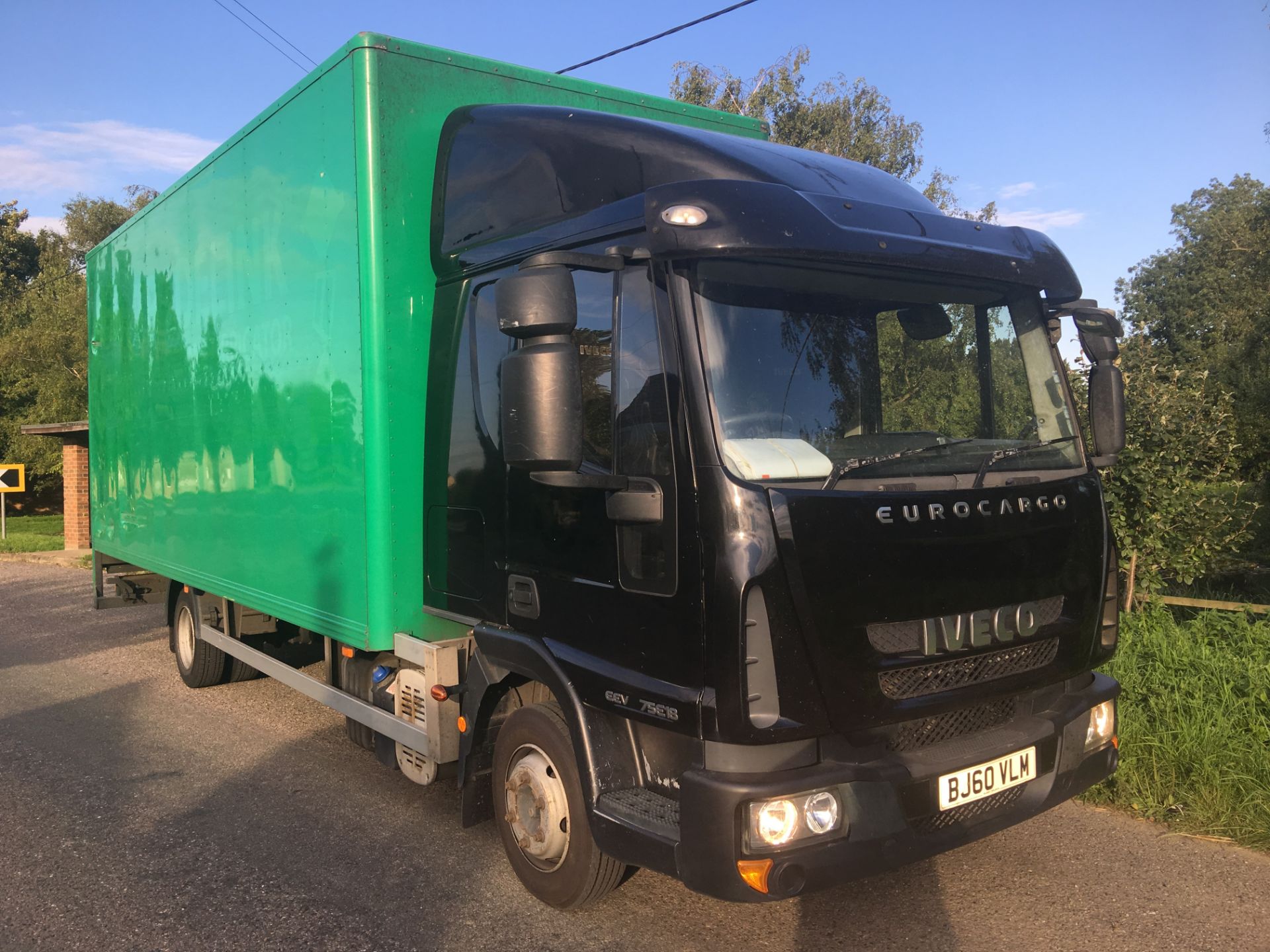 2010 IVECO EUROCARGO 7.5 TONBOX LORRY WITH TAIL LIFT SLEEPER CAB EURO 6 WITH ADBLUE AUTO