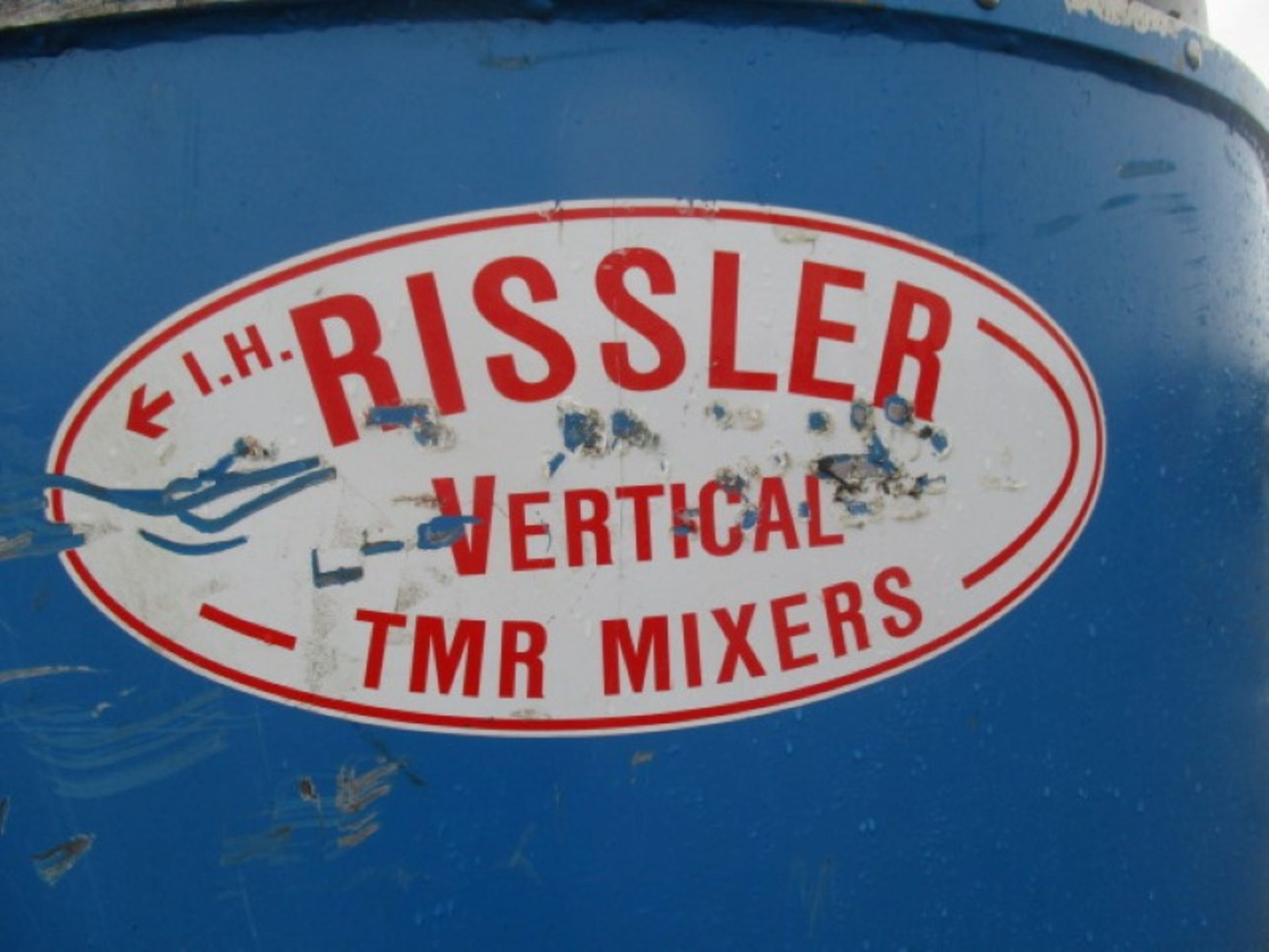 RISSLER V995 TWIN AUGER MIXER W/ 26 HP MOTOR