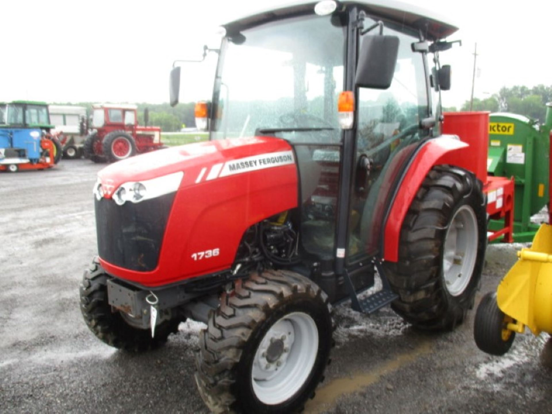 2015 MF 1736 W/ 58 HRS,4WD, HYDRO, LOADER READY - Image 2 of 6