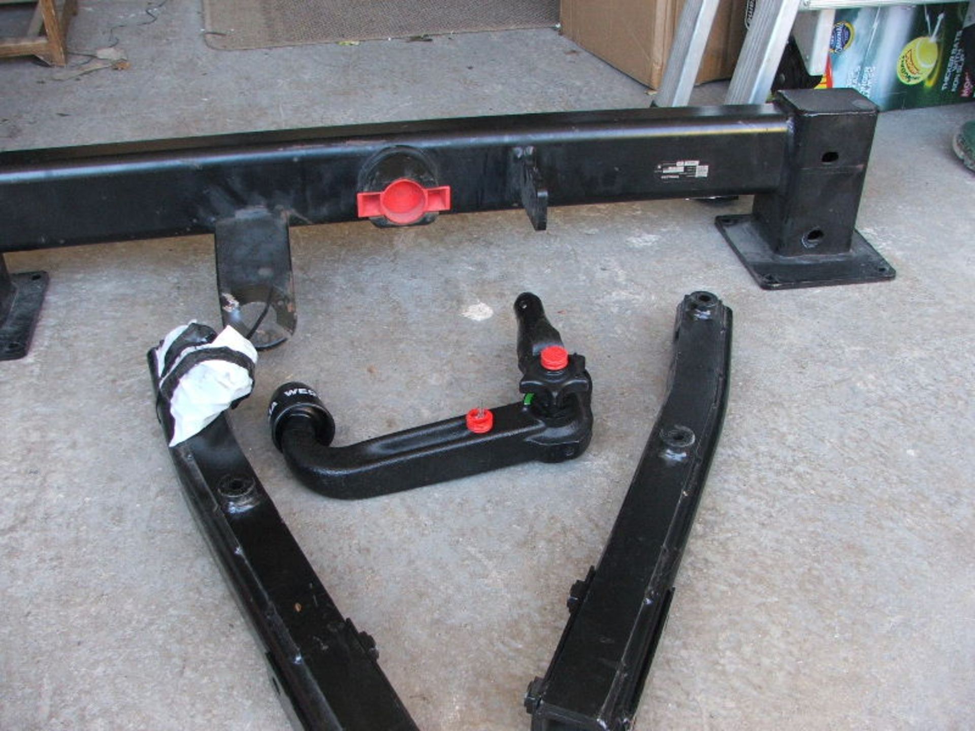 TOW BAR & DETACHABLE BALL FOR MERCEDES ML YR 2005 ONWARDS NO ELECTRICS - Image 2 of 3