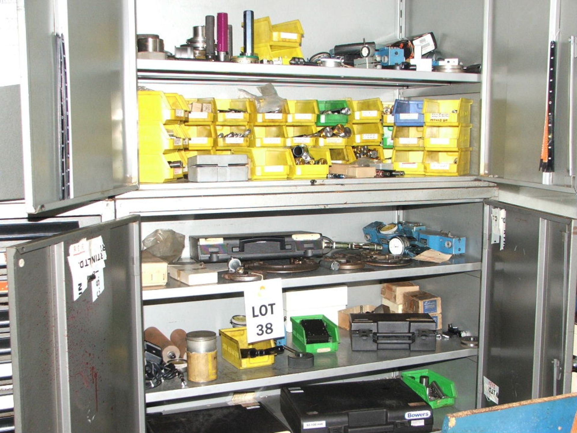 STEEL CABINET & CONTENTS OF VARIOUS METROLOGY EQUIPMENT