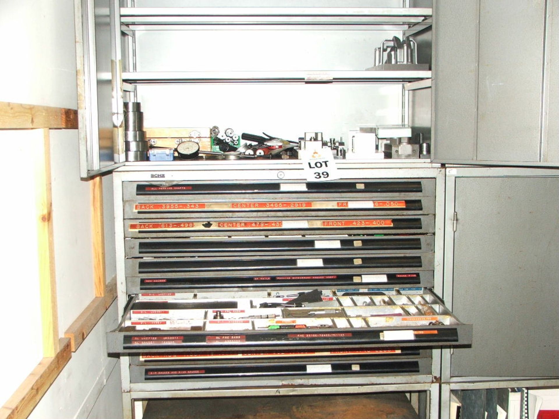 STEEL CABINET & CONTENTS OF VARIOUS METROLOGY EQUIPMENT