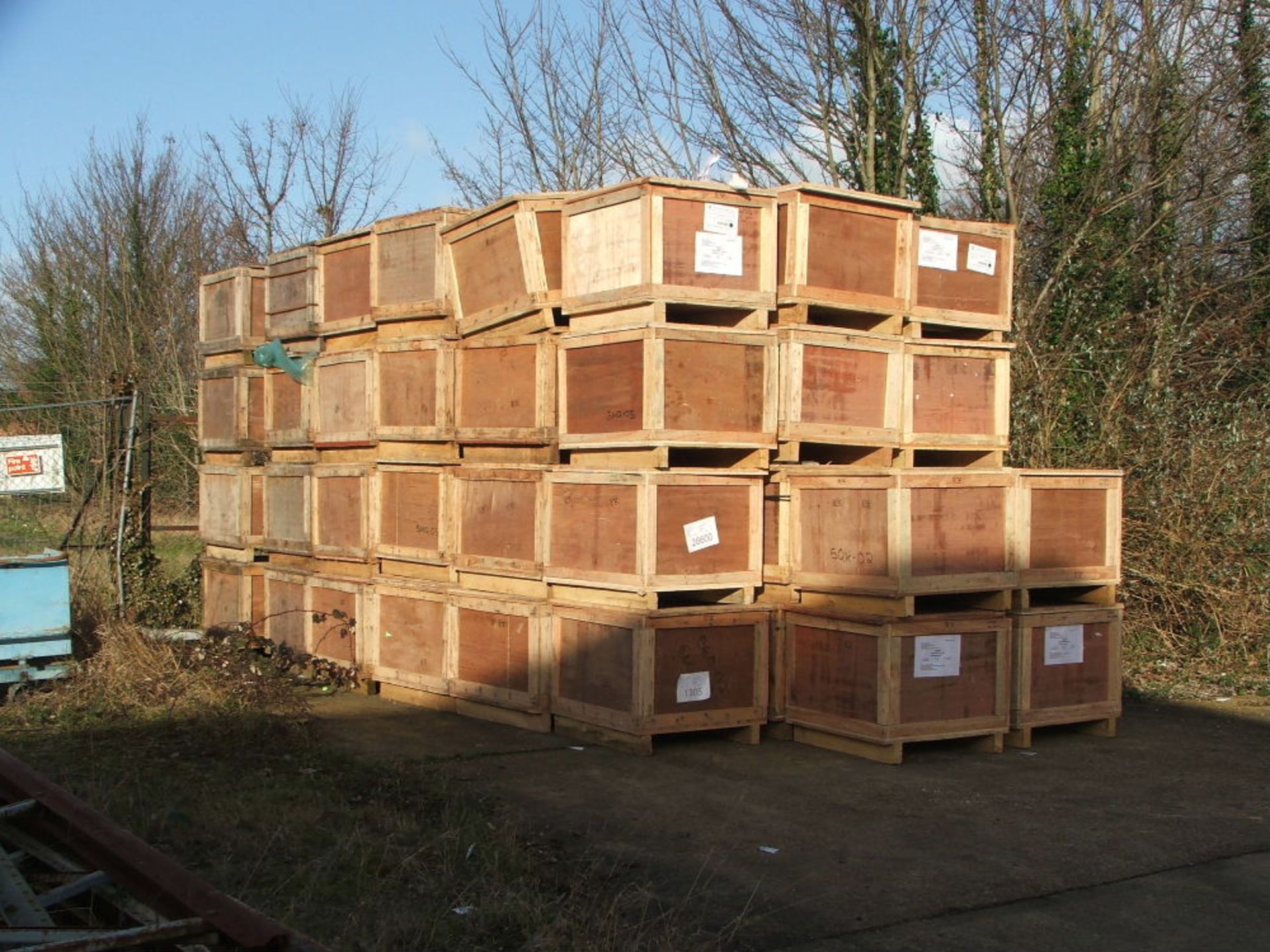 QTY 10 1 MTR WOODEN PACKING SHIPPING CRATES (MORE OF THESE AVAILABLE) LIFT OUT £10.00