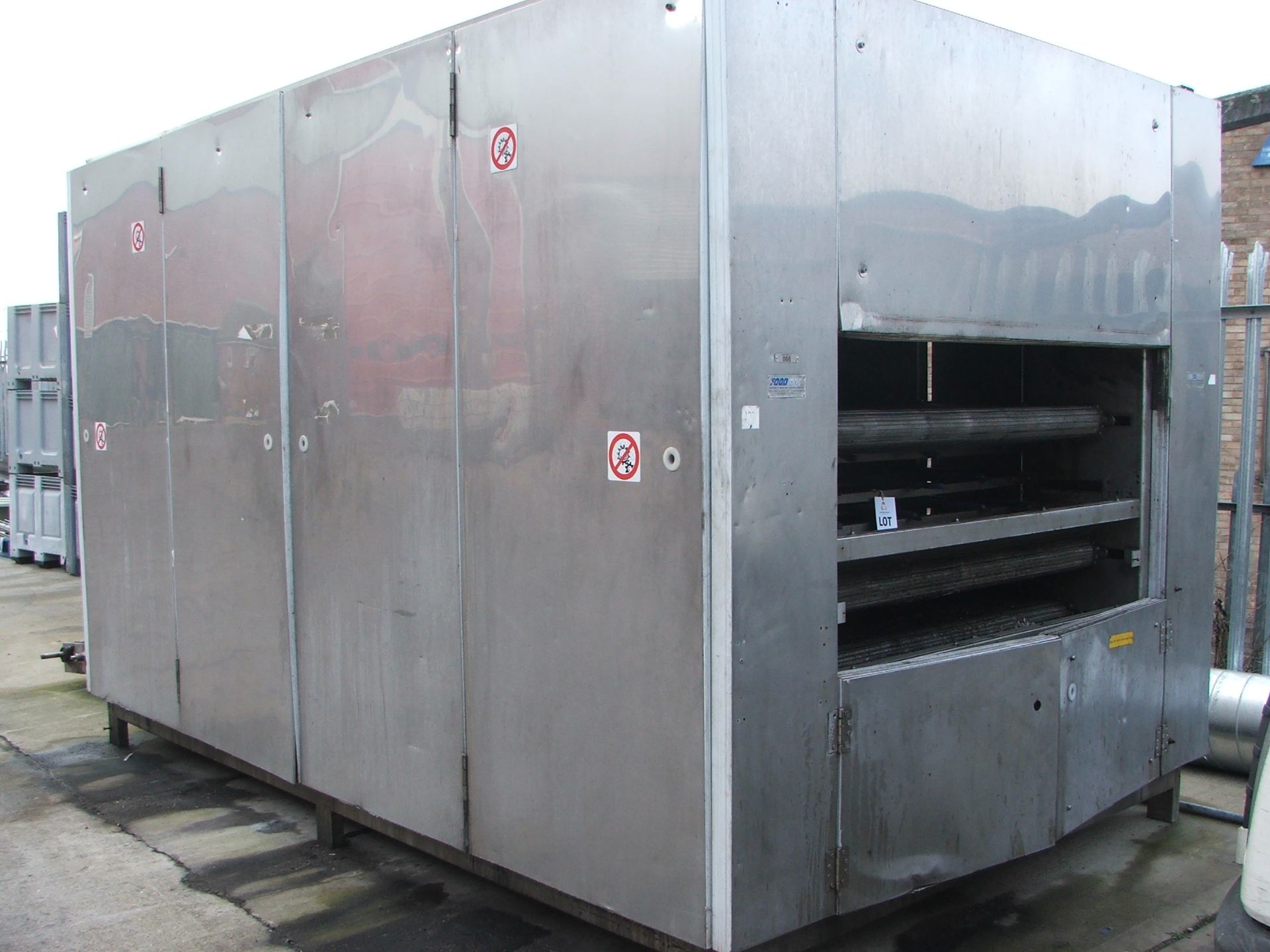FOOD MAC TUNNEL FREEZER (SPARES OR REPAIRS) 4MTR X 2.5MTR 1.5MTR APPATURE BUYER TO REMOVE