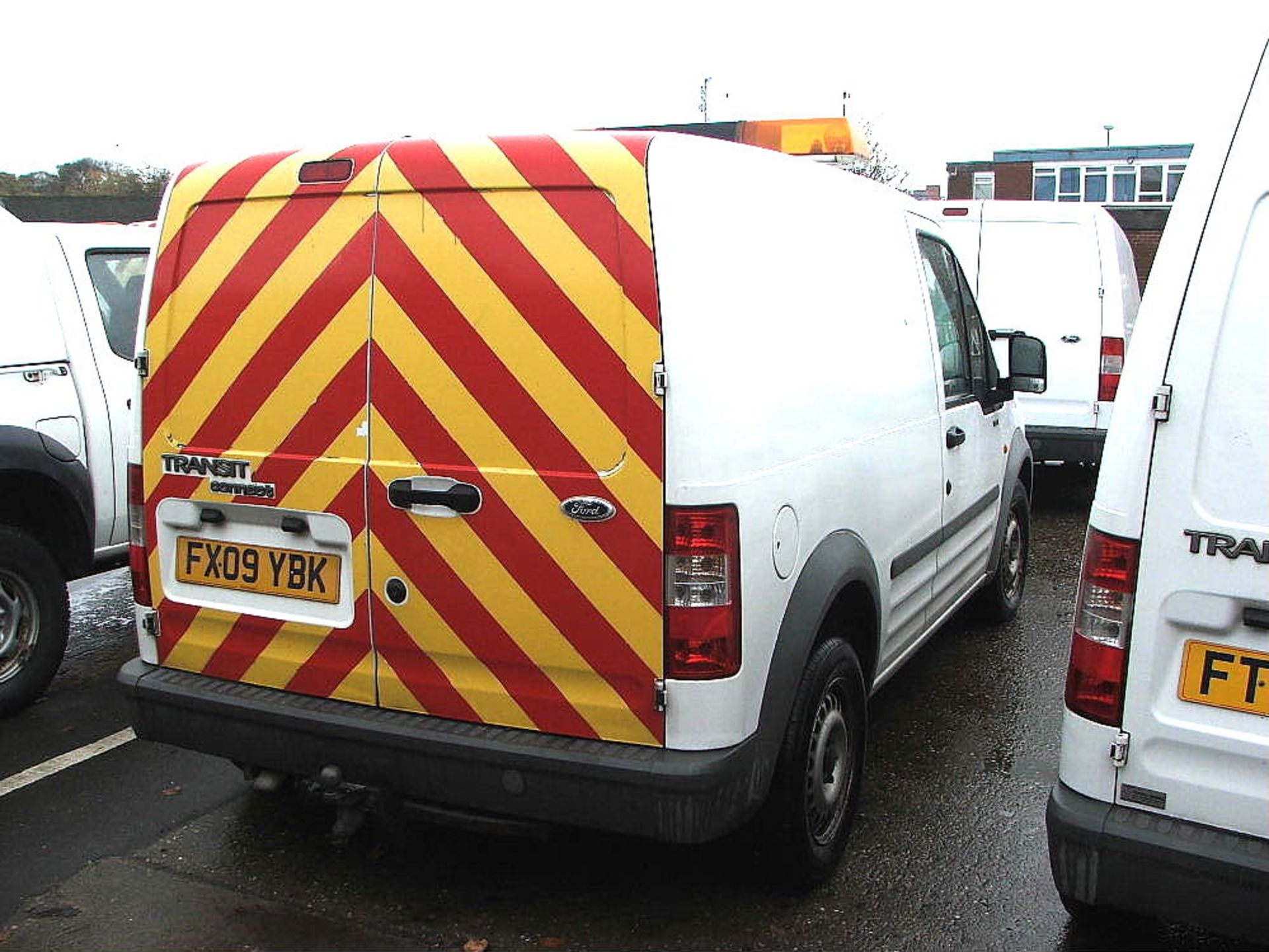 WHITE FORD CONNECT T230L VAN WITH TOW BALL H 09 PLATE 68740 MILES MOT 02 2018 - Image 2 of 3