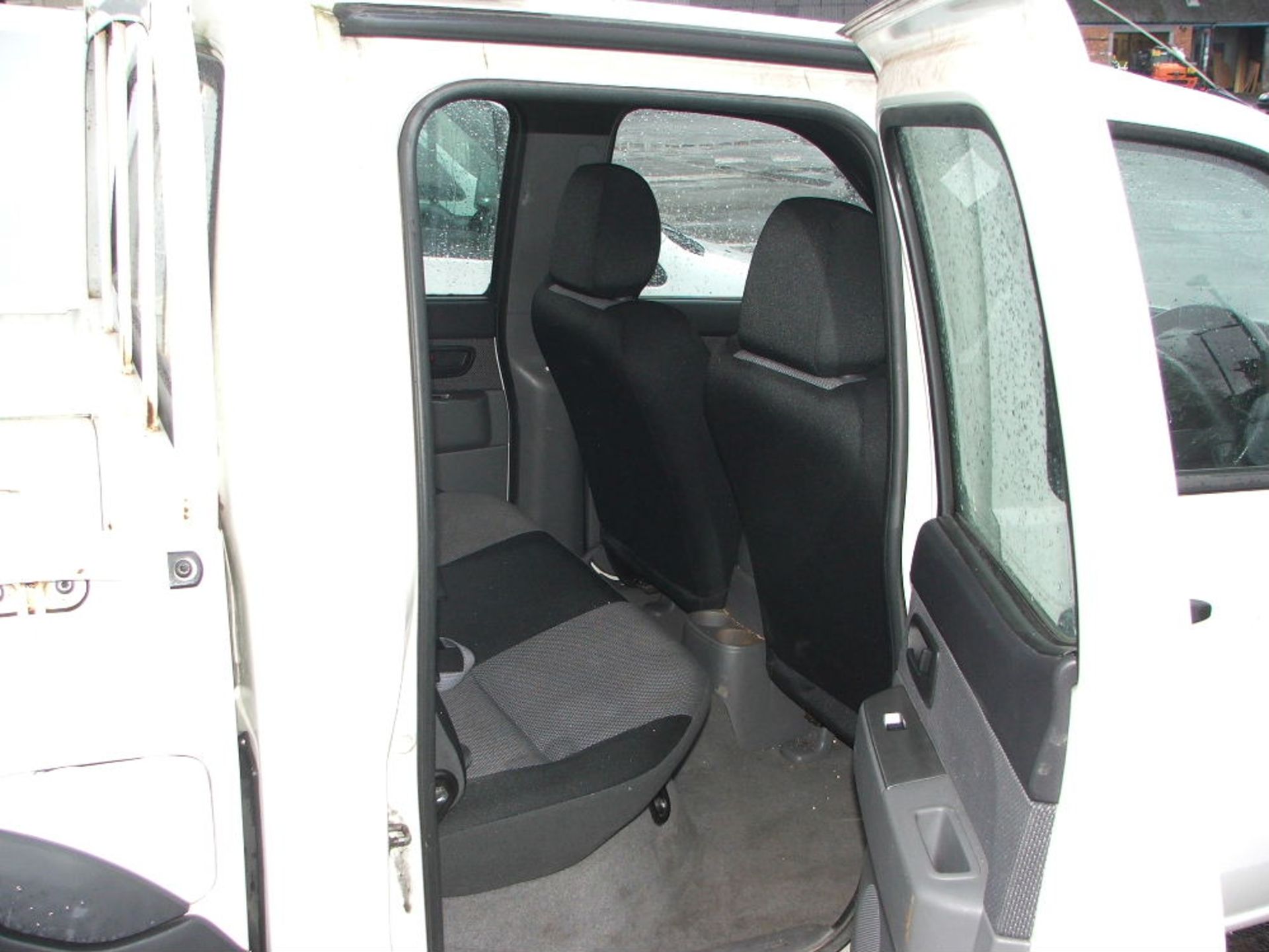 WHITE FORD RANGER TDCI OPEN BACK 4 X 4 TWIN CAB PICK UP TRUCK WITH TOW BALL & ROOF LIGHT 09 PLATE - Image 4 of 4