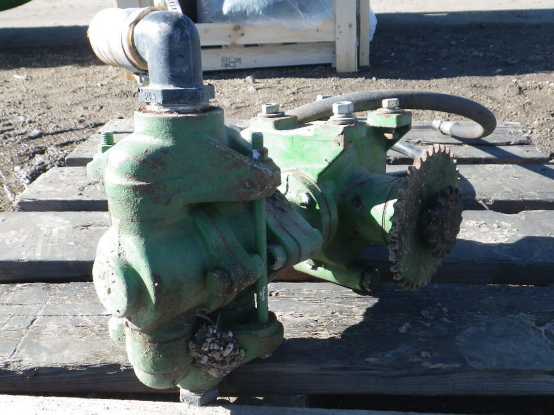 (39) USED FERTILIZER PUMP - Image 2 of 2