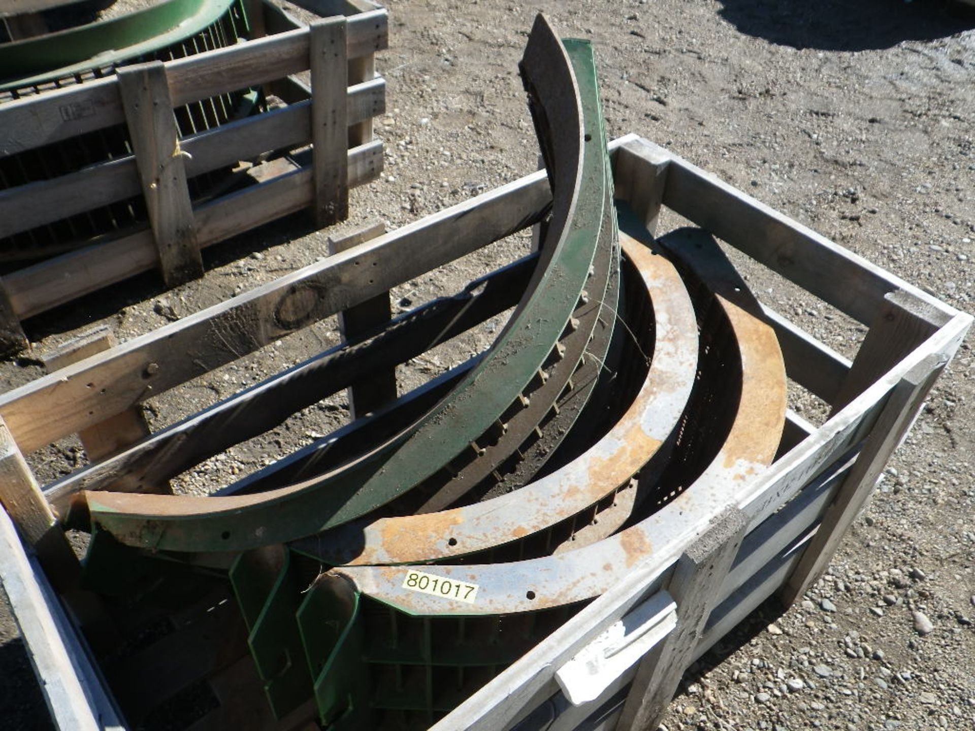 (44) SET OF 3 SMALL WIRE CONCAVES FOR JD S SERIES COMBINE