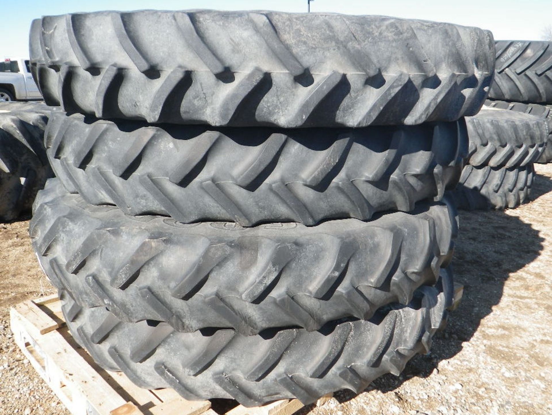 (35) SET OF 4 GY 320/90R50 TIRES & RIMS, 10 HOLE, 11" PILOT W/REMOVABLE CENTER - Image 2 of 3