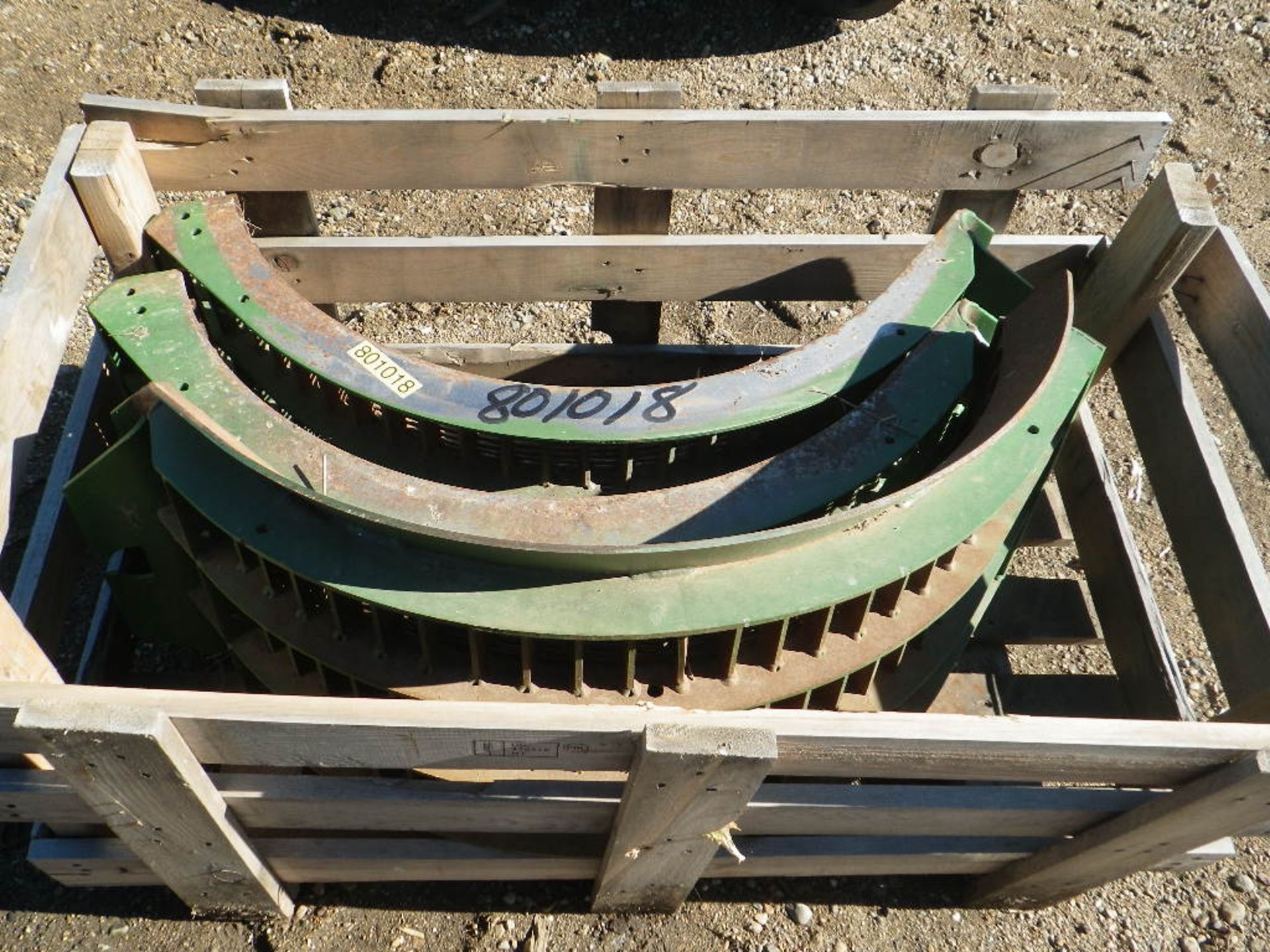 (45) SET OF 3 SMALL WIRE CONCAVES FOR JD S SERIES COMBINE