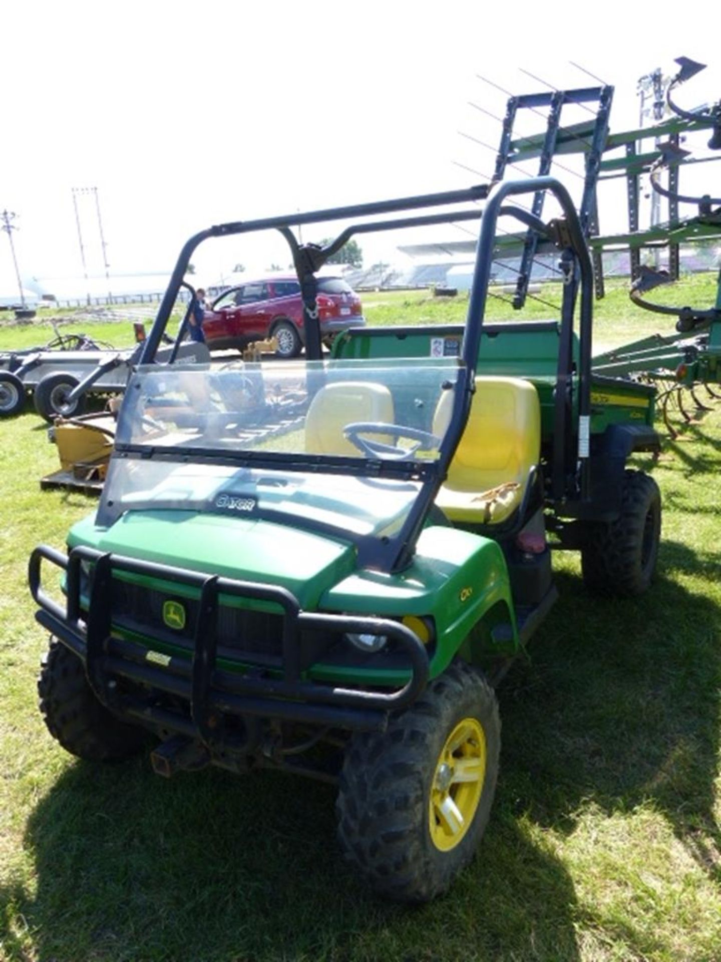 2009 JD XUV 850D GATOR, 4WD, DIESEL, HALF WINDSHIELD, POWER BED LIFT, ROPS, 1004HR, SN:M0XUVDX032383