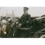 Automobile - - Hoffmann, Heinrich. Sammlung von 5 Photographien von Carl Benz beim historischen