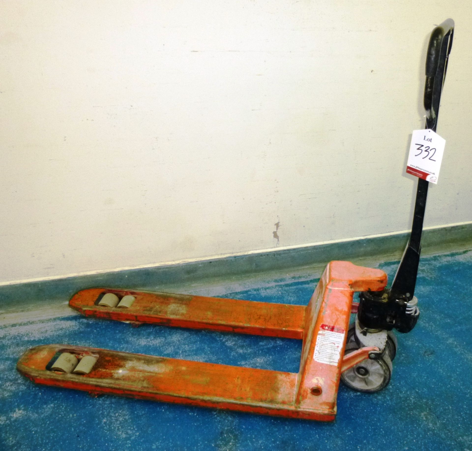 Pallet truck