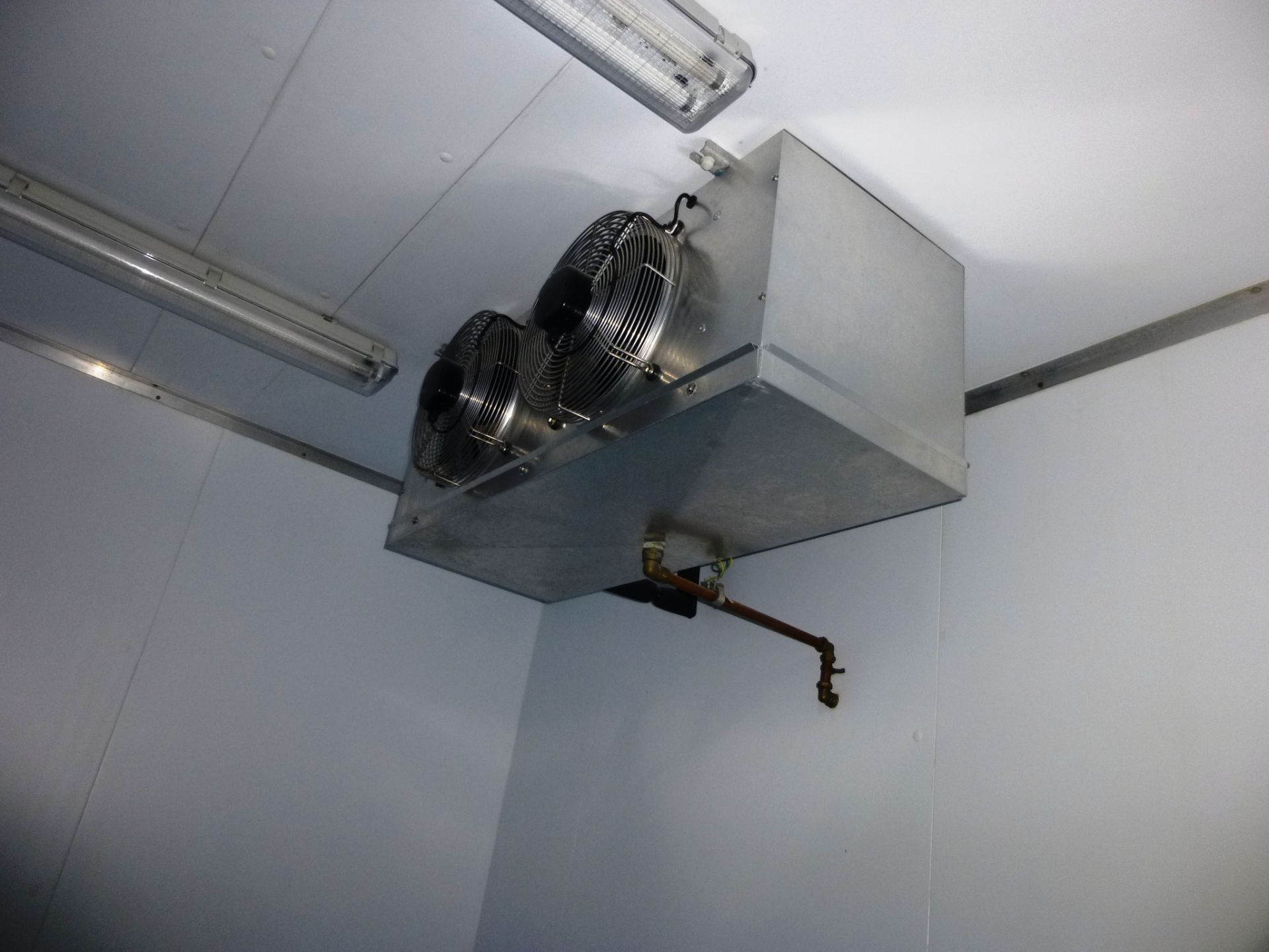 Williams chiller room w/ 2 Fan Eco Chiller - Image 4 of 4