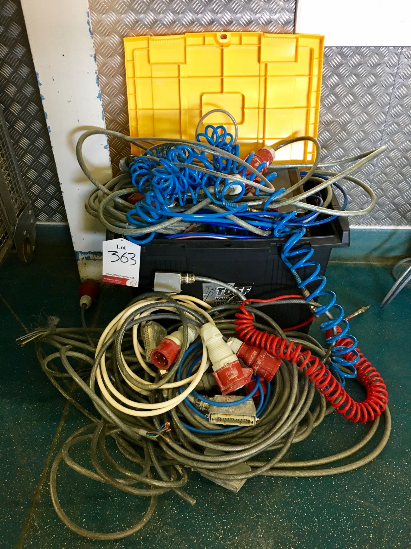 Quantity of Various Electronic Cables/Extensions