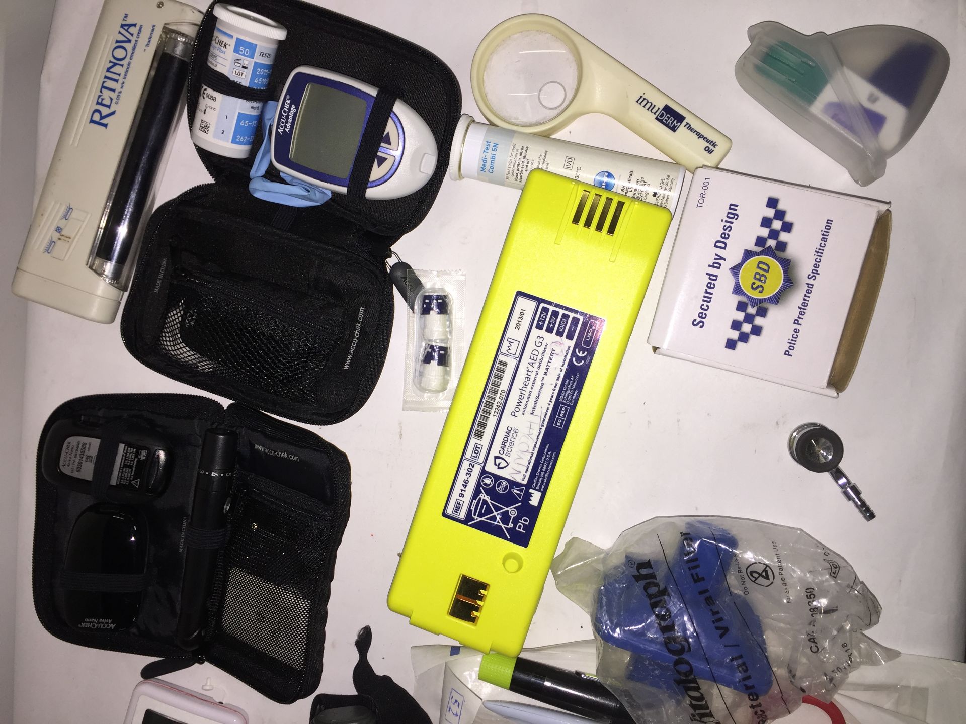 MIX LOT | Box of medical accessories including... - Image 2 of 5