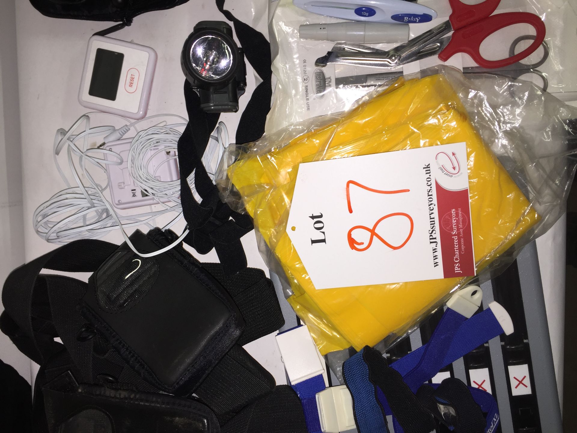 MIX LOT | Box of medical accessories including... - Image 3 of 5
