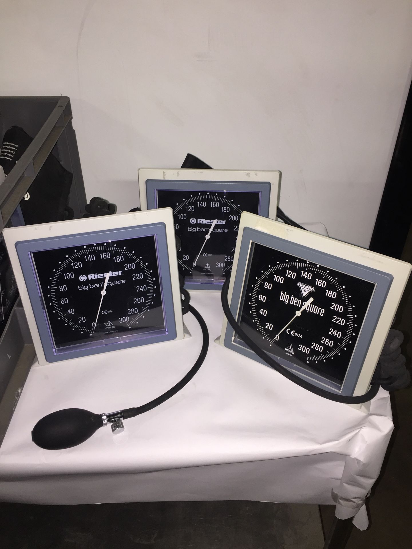 7 x Riester 'Big Ben Square' manual blood pressure monitors - Image 3 of 3