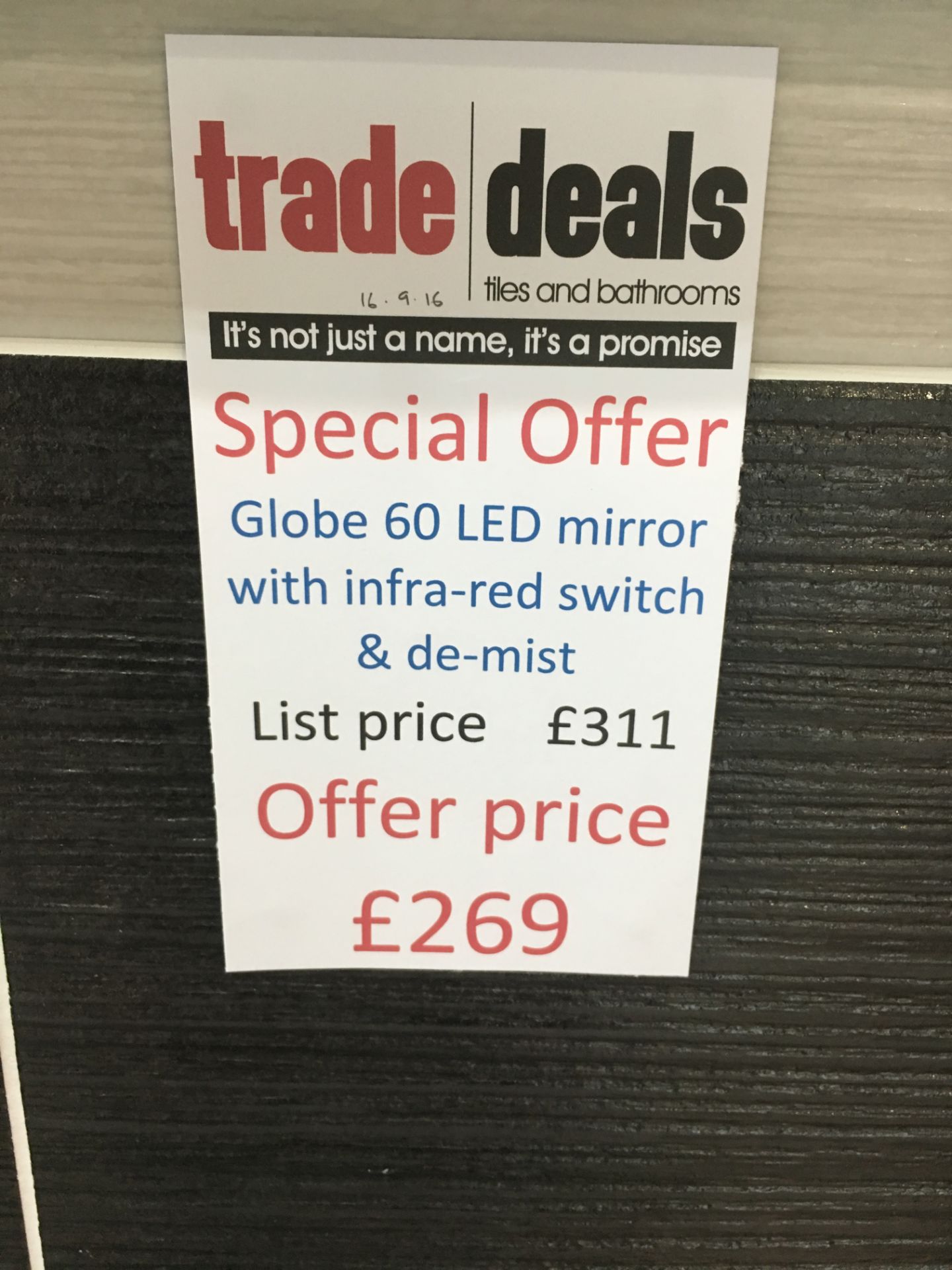 Globe 60 LED mirror w/ infrared switch & de-mist (800x600mm) £319 - Image 3 of 3