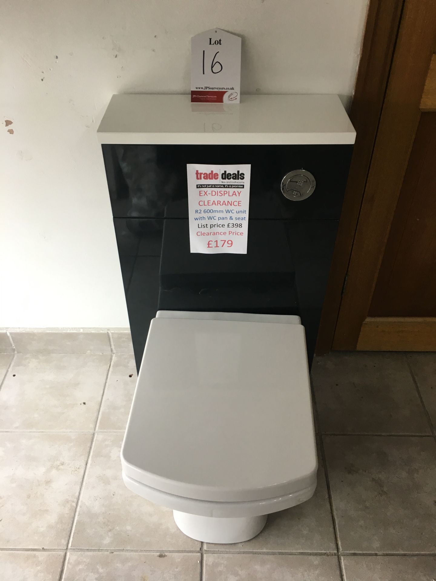 R2600mm WC unit w/ WC pan & seat (£398 reduced to £179) w/ limit cabinet with double sided mirror do