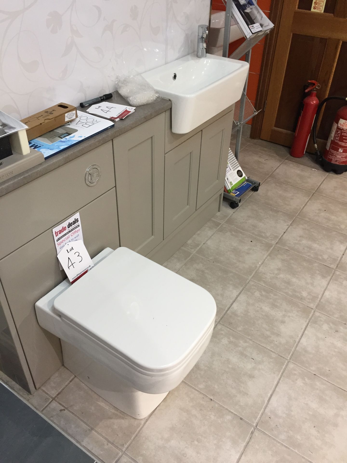 Burford mocha sink & WC unit w/ geo back to wall WC pan w/ soft close seat 1500mm) £260 reduced £239 - Image 2 of 5