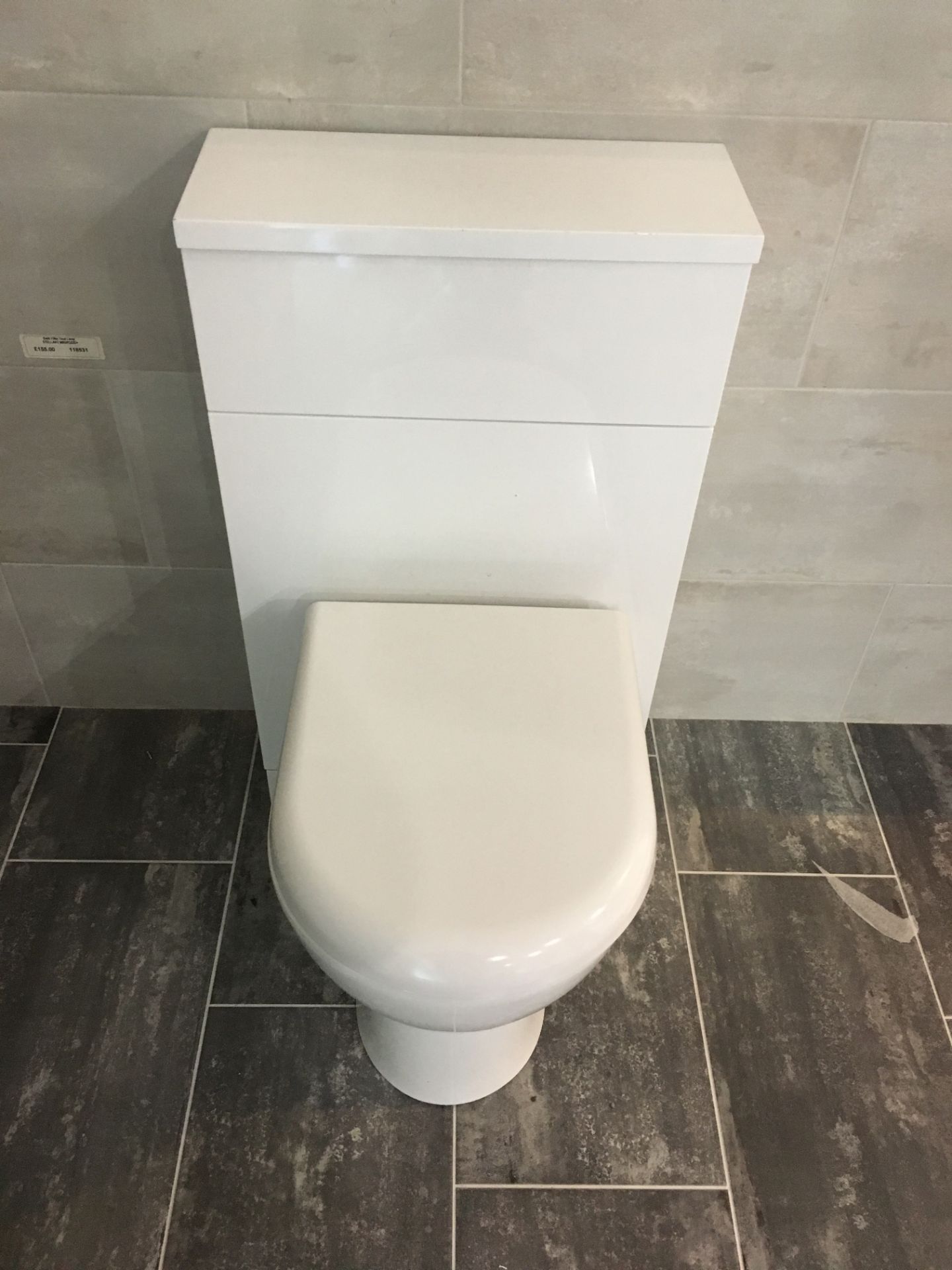 Floor standing 510mm vanity unit w/ sink & tap w/ 500mm WC unit w/ WCpan & soft close seat - Image 5 of 7