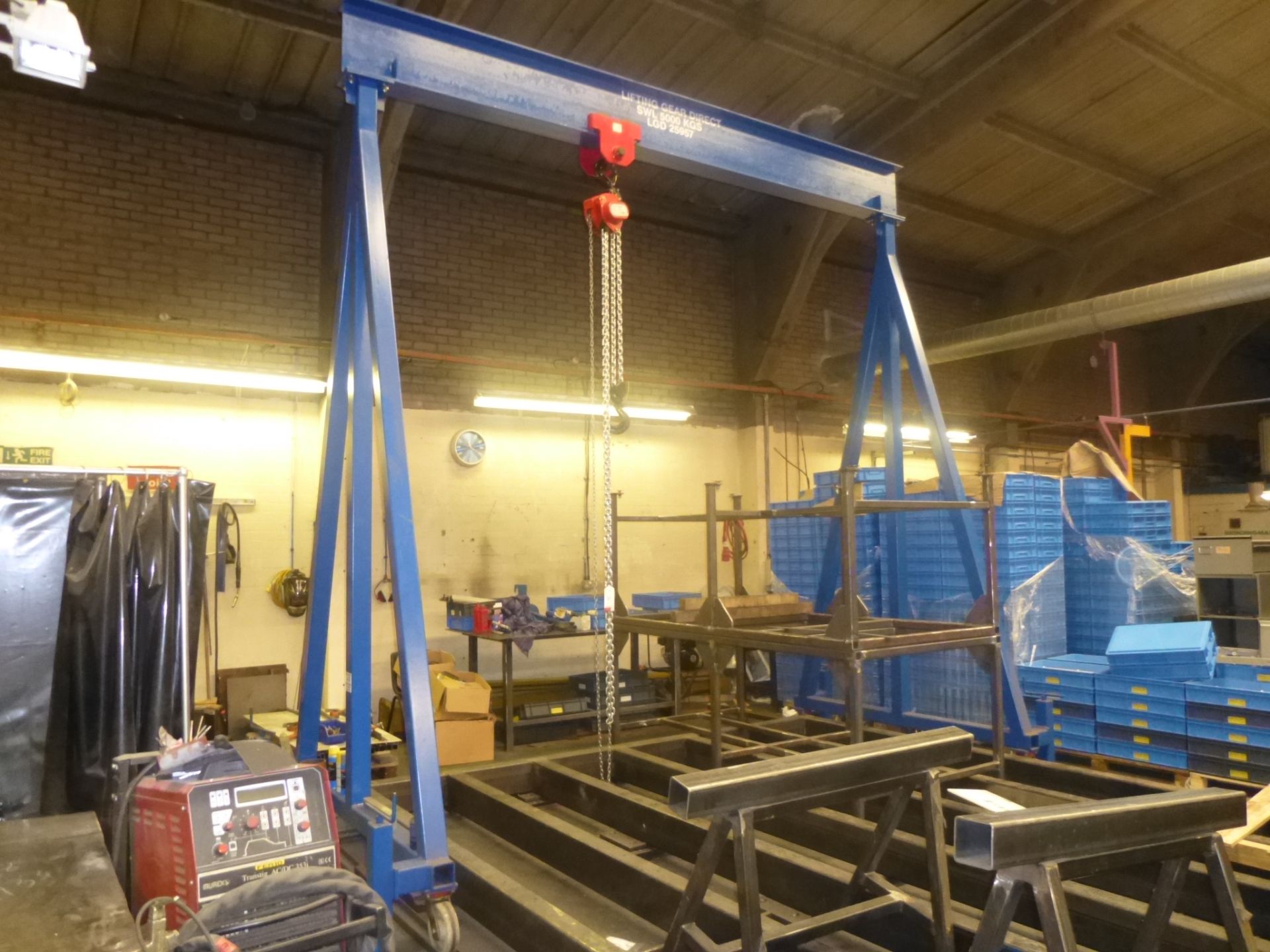 Lifting Gear Direct SWL 5000kg lifting gantry with viper 5000kg chainblock