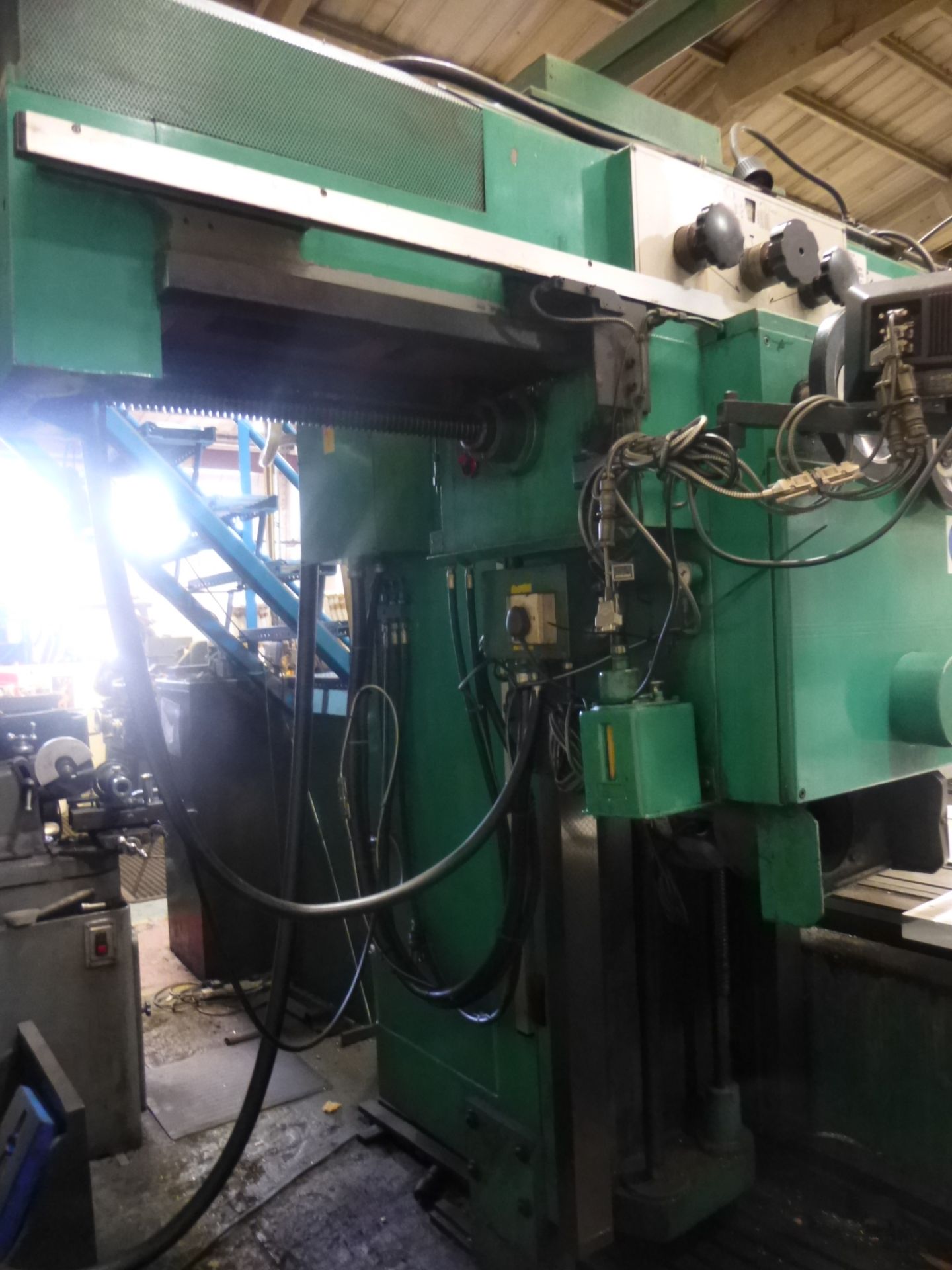 Butler Elgamill travelling column universal milling machine with universal head and 5 x 1.2 m T slot - Image 14 of 25