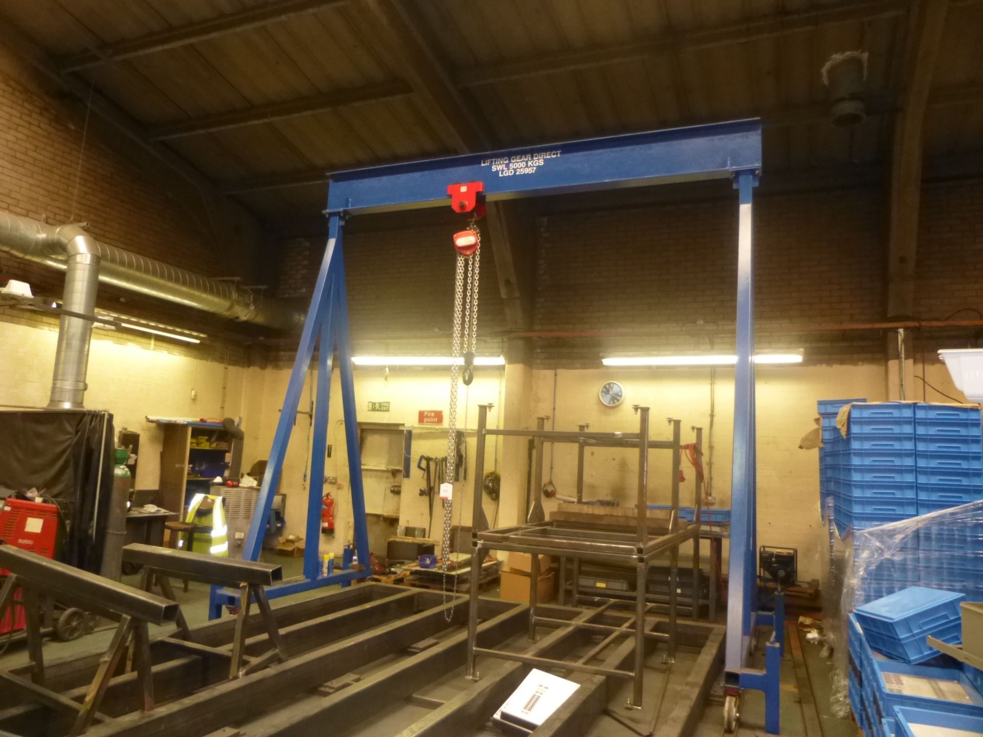 Lifting Gear Direct SWL 5000kg lifting gantry with viper 5000kg chainblock - Image 3 of 3