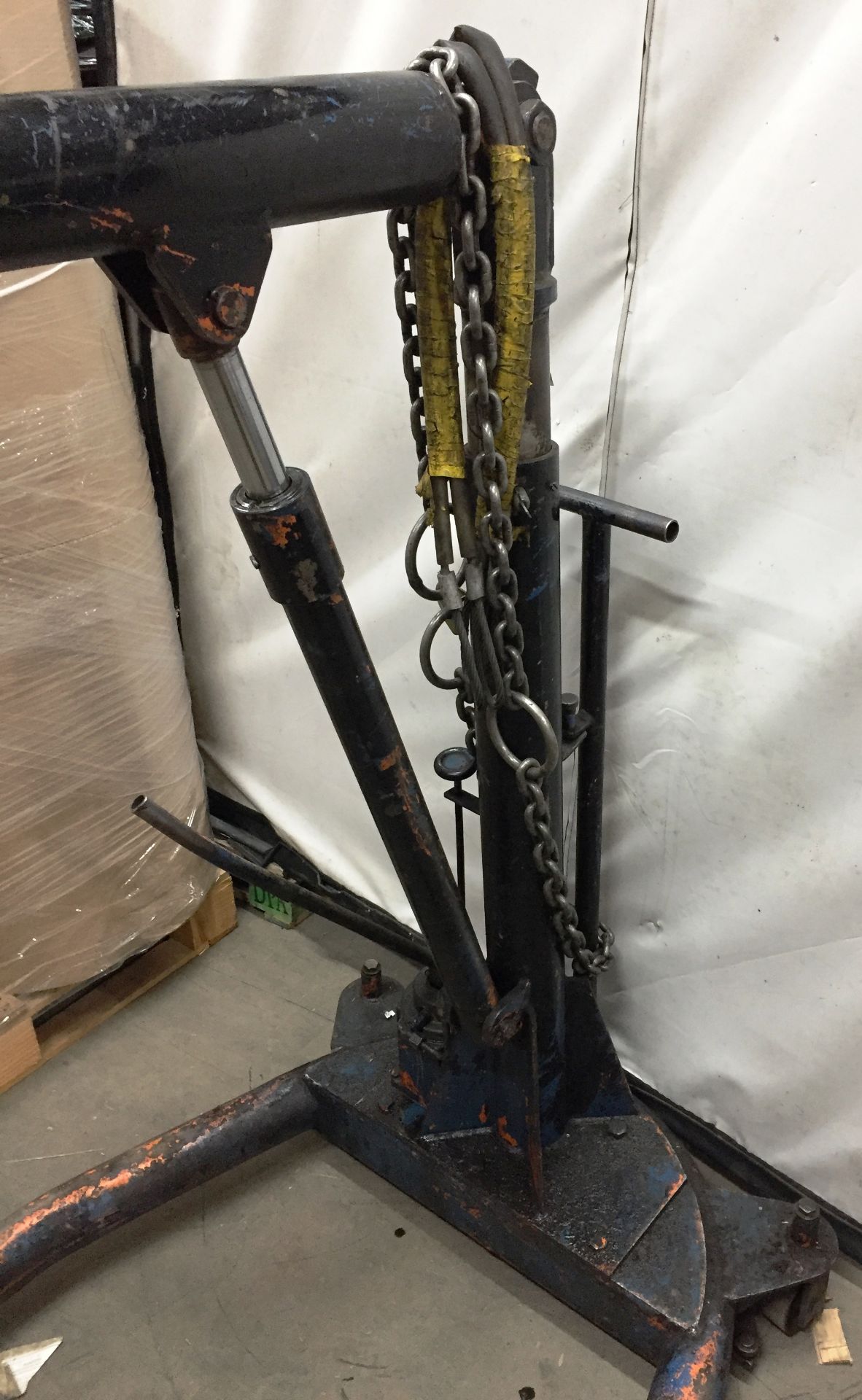 Industrial Folding Engine Crane w/ Lifting ChainsThis lot is suitable for the following collection - Image 3 of 5