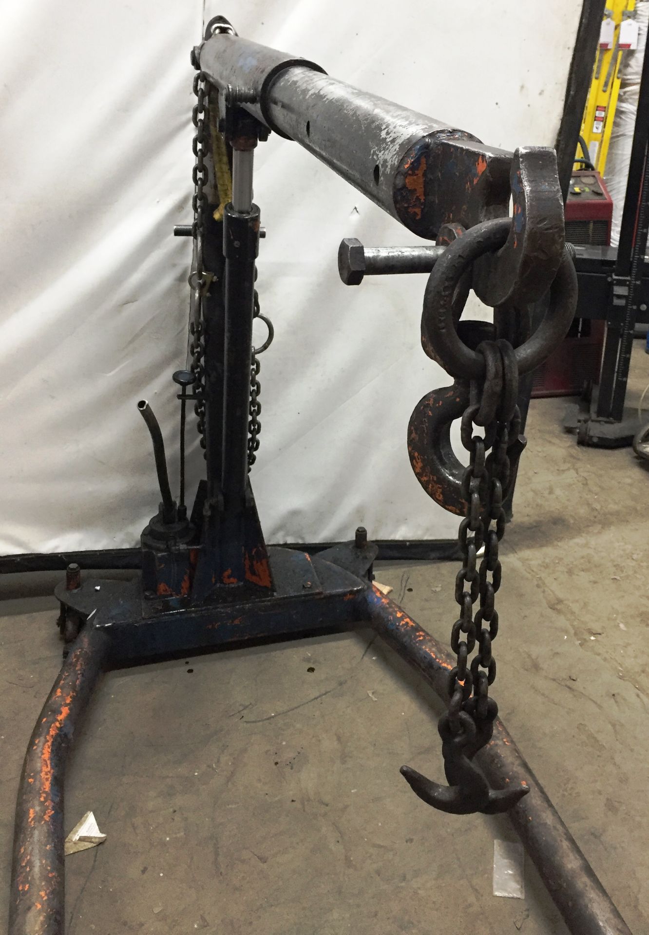 Industrial Folding Engine Crane w/ Lifting ChainsThis lot is suitable for the following collection - Image 4 of 5