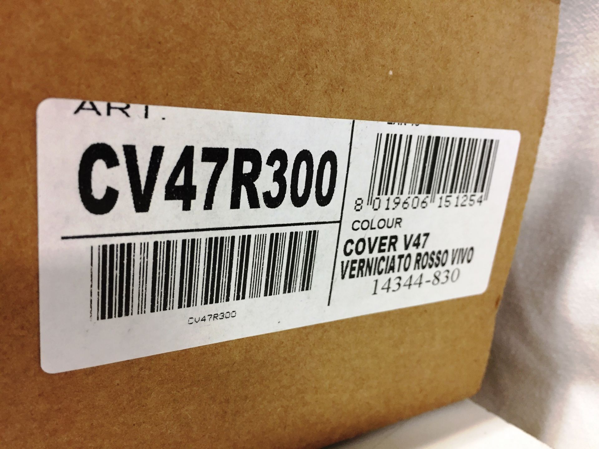 Givi CV47R300 Cover | Ferrari Red | RRP£29.99 - Image 2 of 3