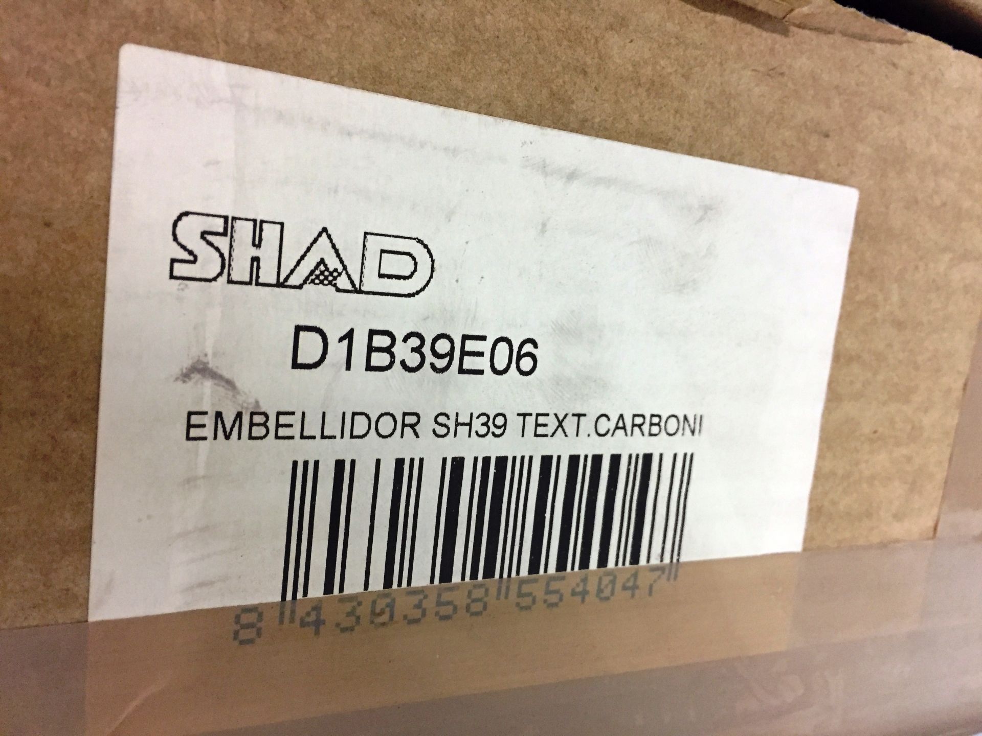 2 x Shad D1B39EO6 Top Case accessory cover plate | SH39 Carbon | RRP£24.99 each - Image 3 of 3