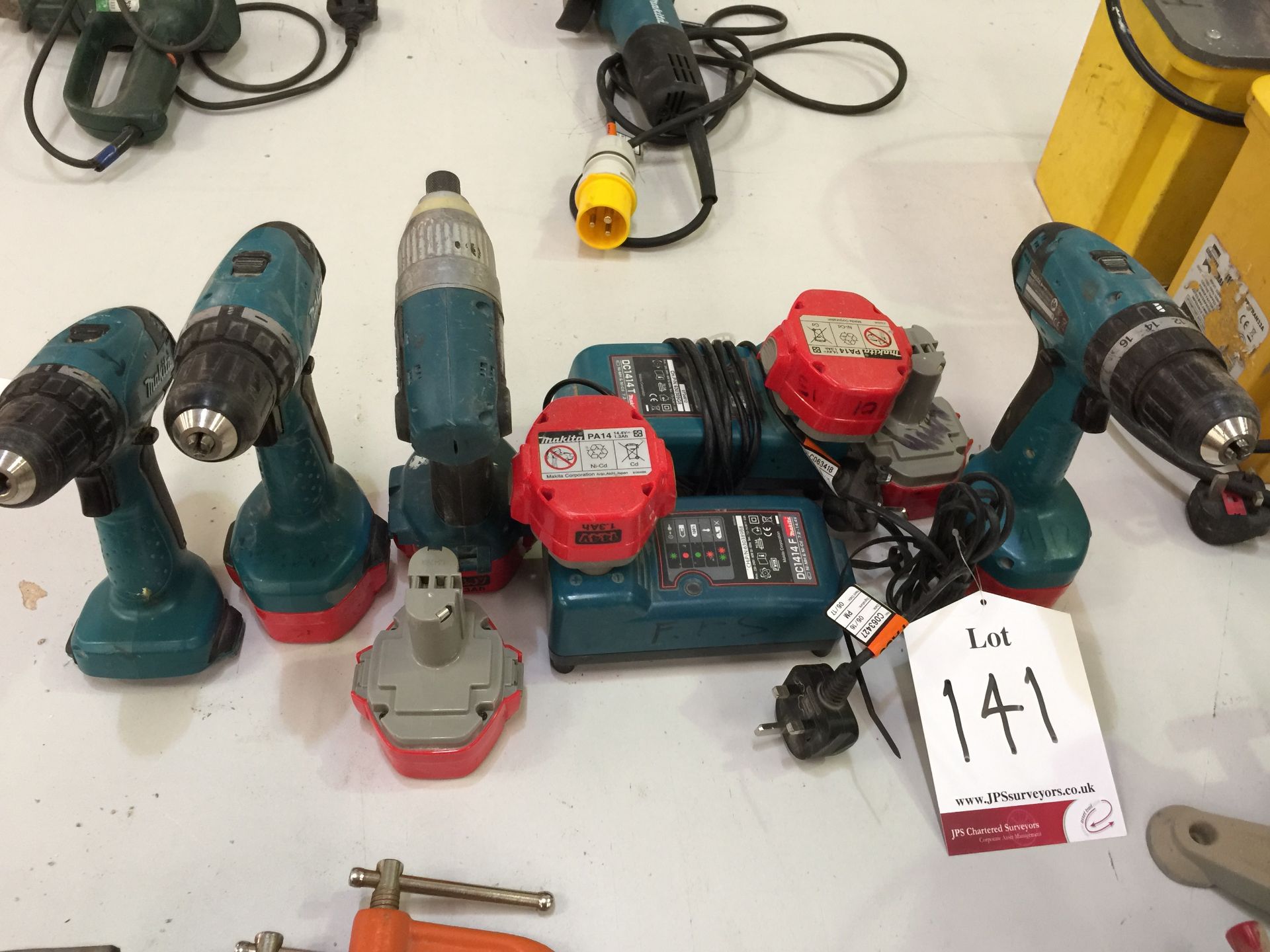 3 Makita battery drills, 2 chargers and 4 spare batteries